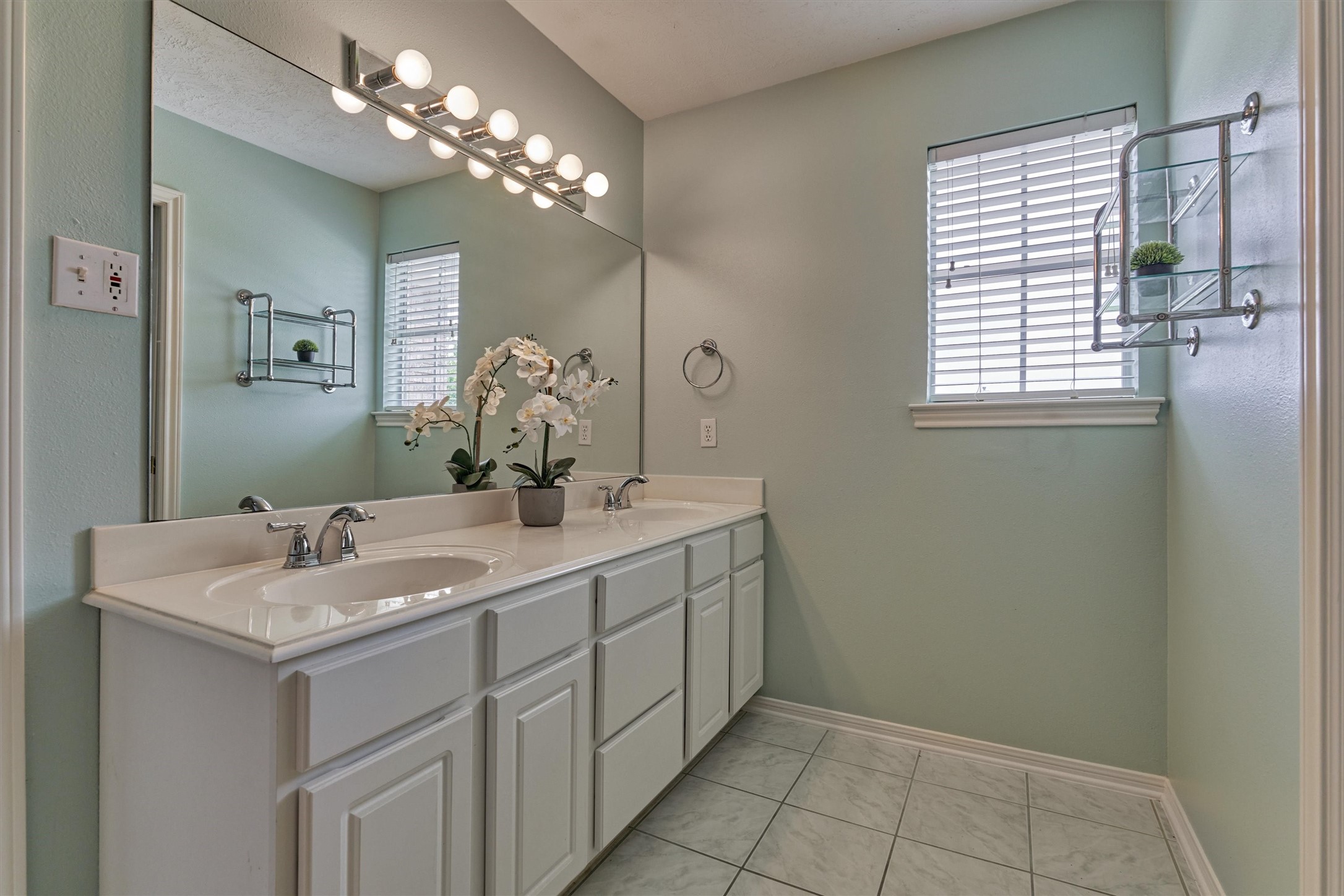 111 Harbour Town Way , Montgomery, TX, 77356 | 56051806 | Realty Texas LLC