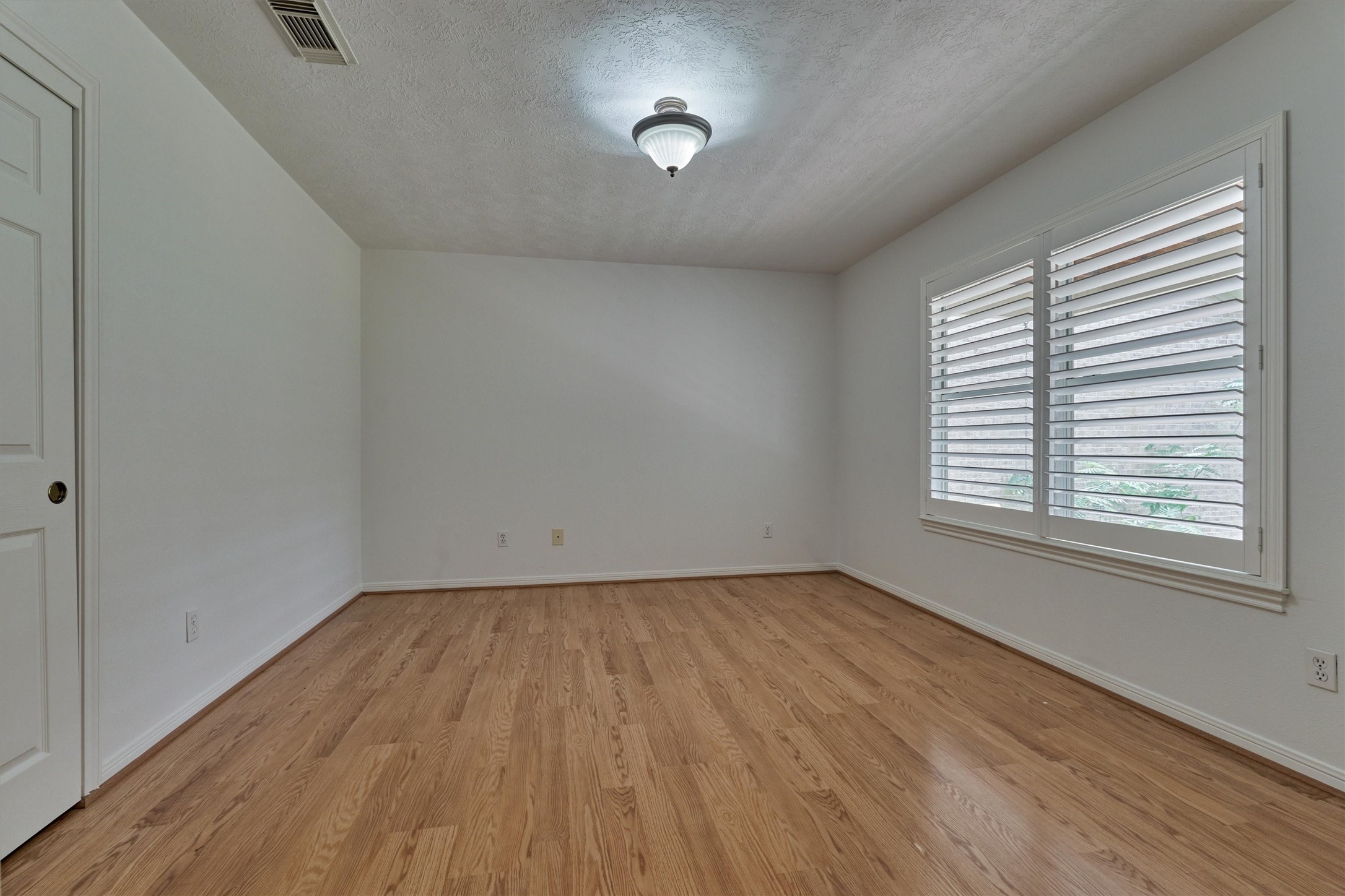 111 Harbour Town Way , Montgomery, TX, 77356 | 56051806 | Realty Texas LLC