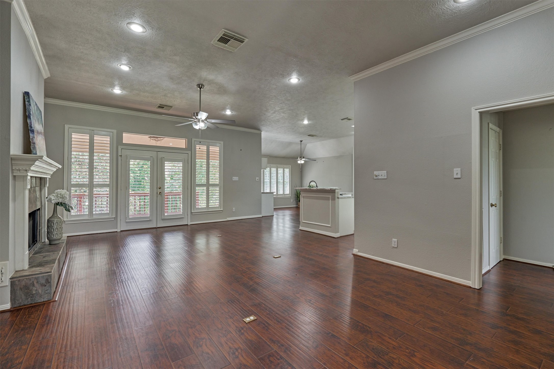 111 Harbour Town Way , Montgomery, TX, 77356 | 56051806 | Realty Texas LLC