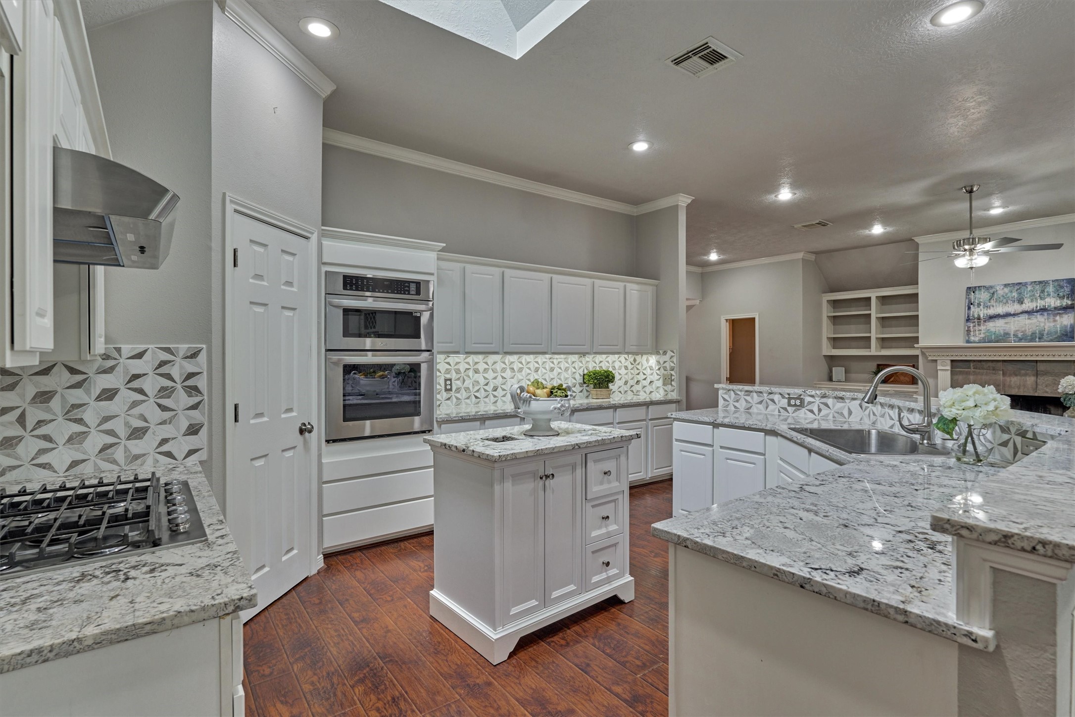 111 Harbour Town Way , Montgomery, TX, 77356 | 56051806 | Realty Texas LLC