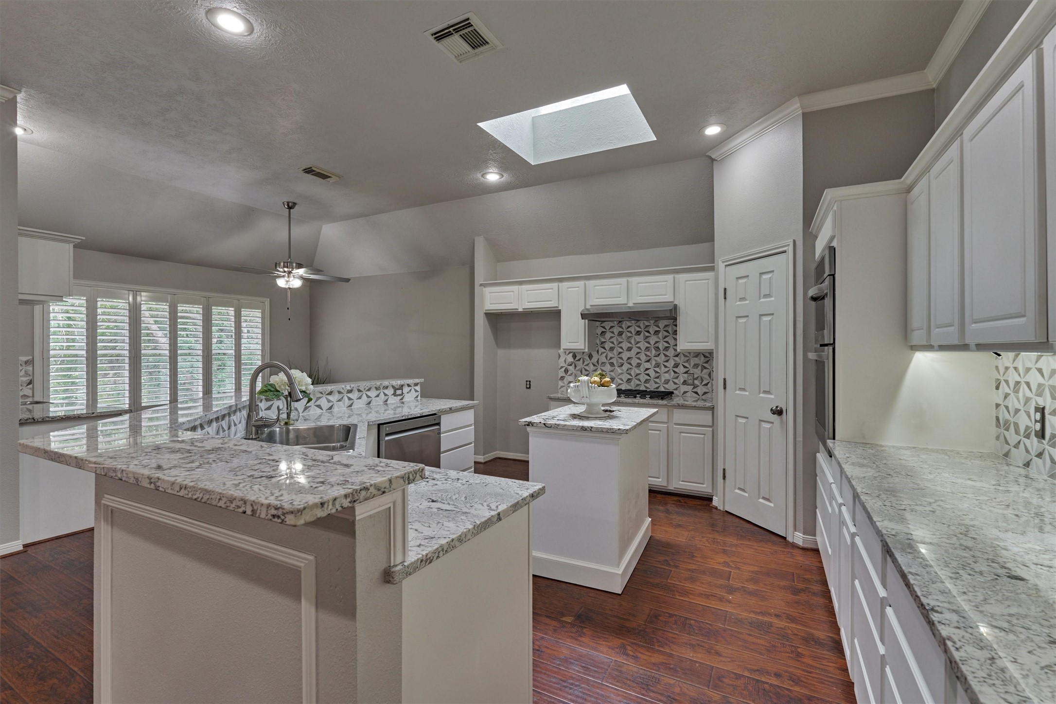 111 Harbour Town Way , Montgomery, TX, 77356 | 56051806 | Realty Texas LLC