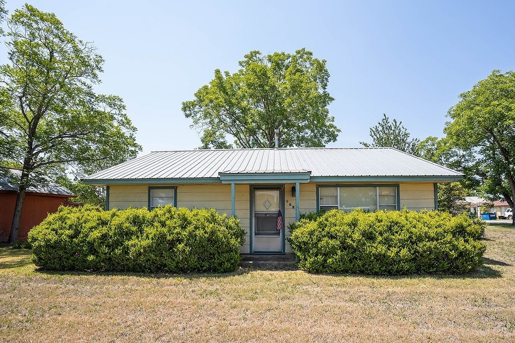 905 College Street , Bastrop, TX, 78602 | 3892846 | Realty Texas LLC