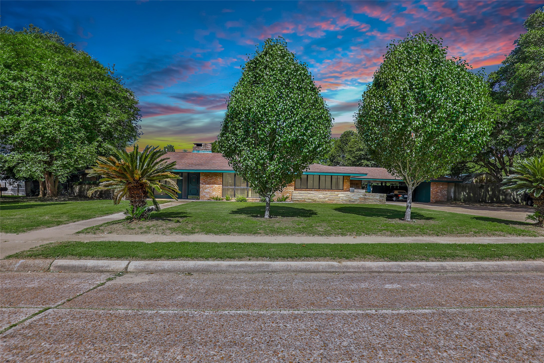 617 Crockett Street , Liberty, TX, 77575 | 50793877 | Realty Texas LLC