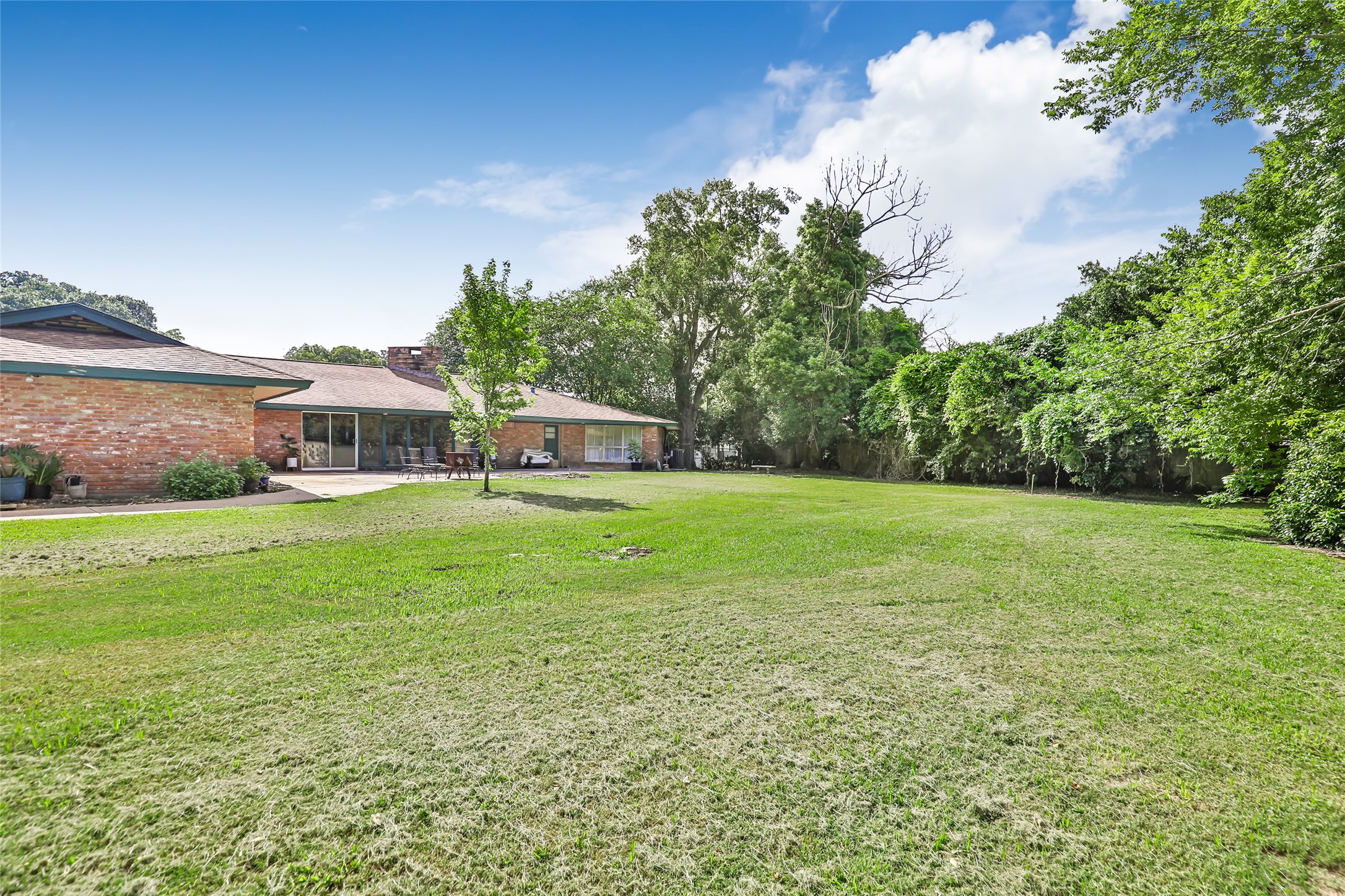 617 Crockett Street , Liberty, TX, 77575 | 50793877 | Realty Texas LLC