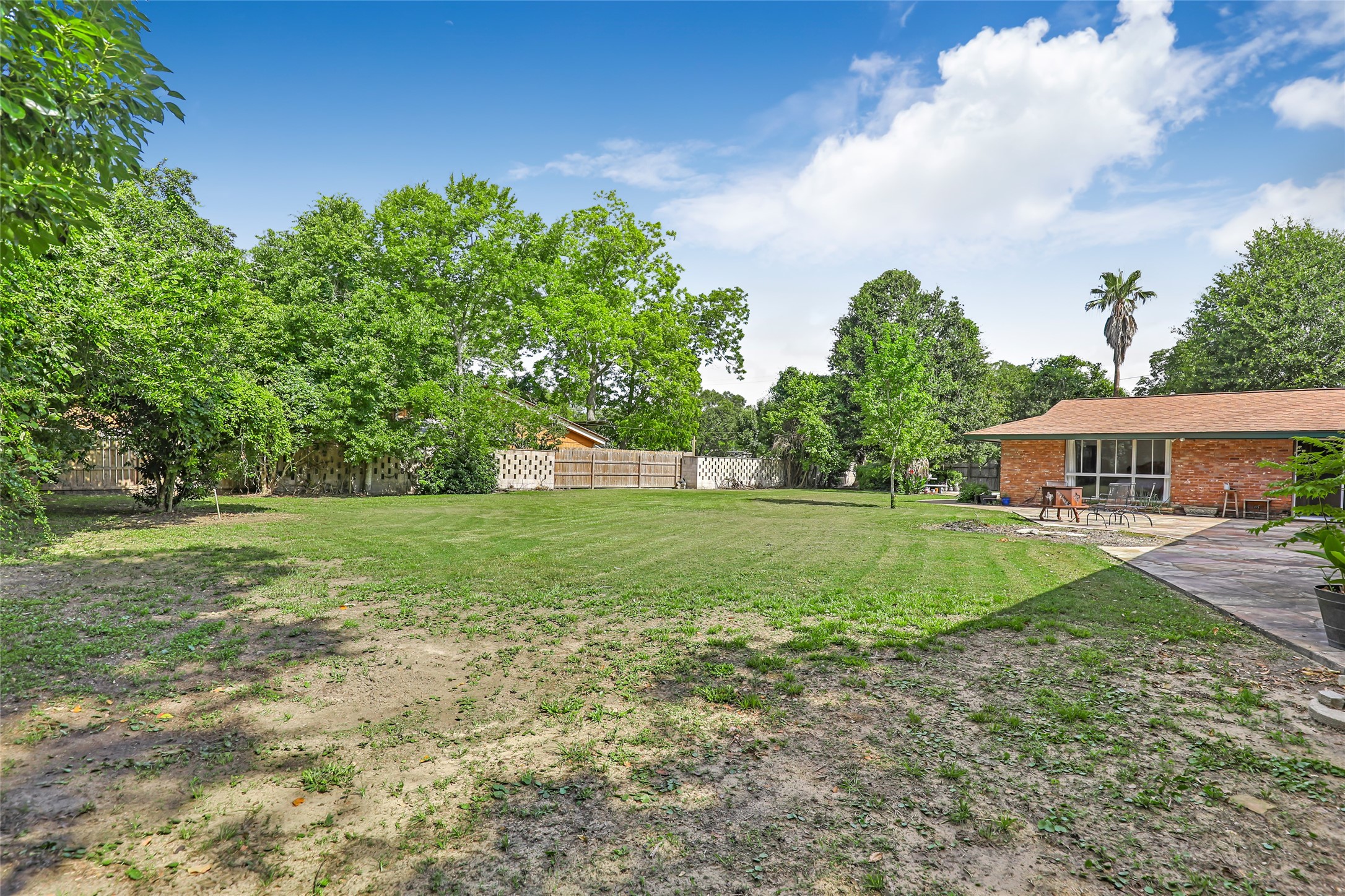 617 Crockett Street , Liberty, TX, 77575 | 50793877 | Realty Texas LLC