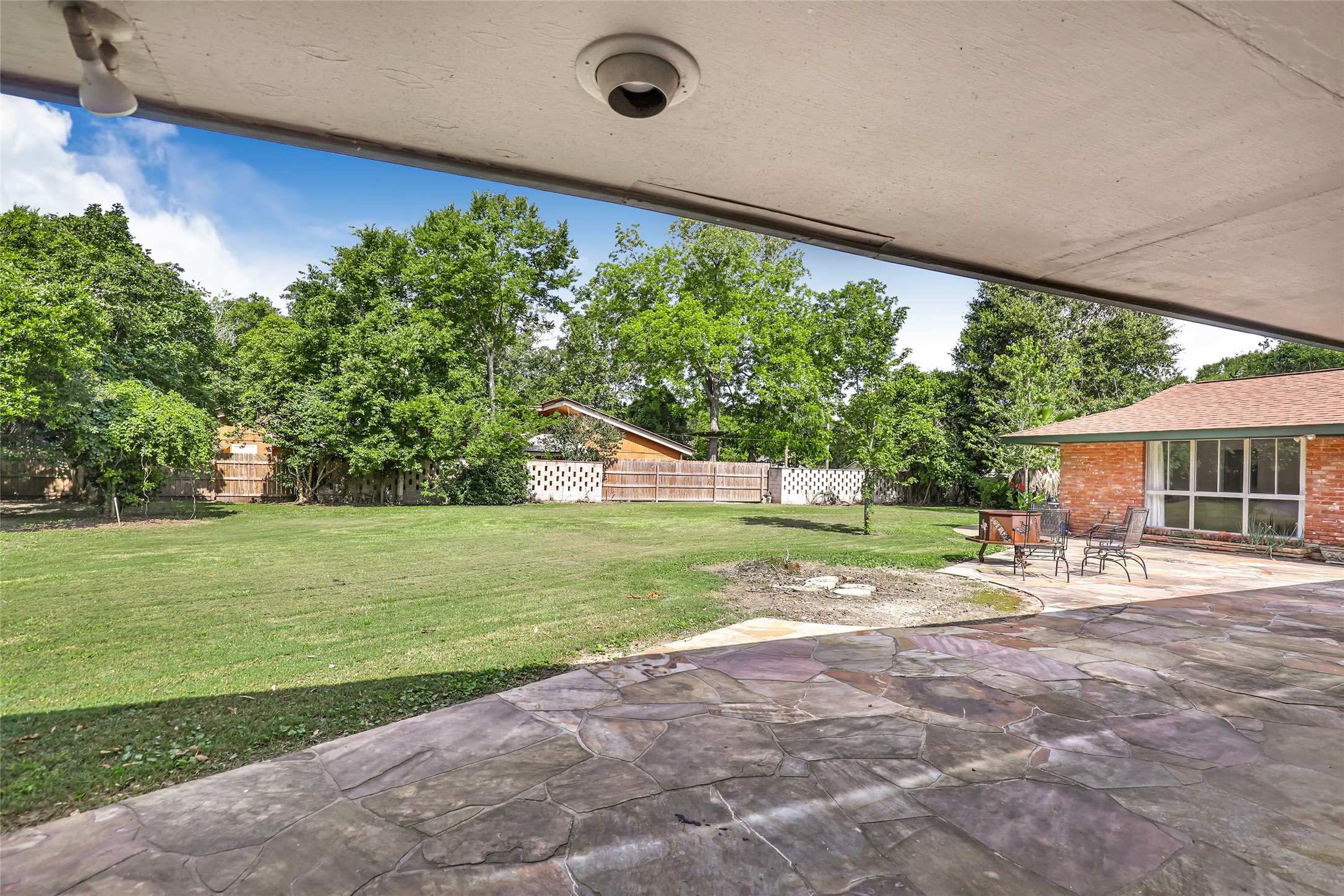 617 Crockett Street , Liberty, TX, 77575 | 50793877 | Realty Texas LLC