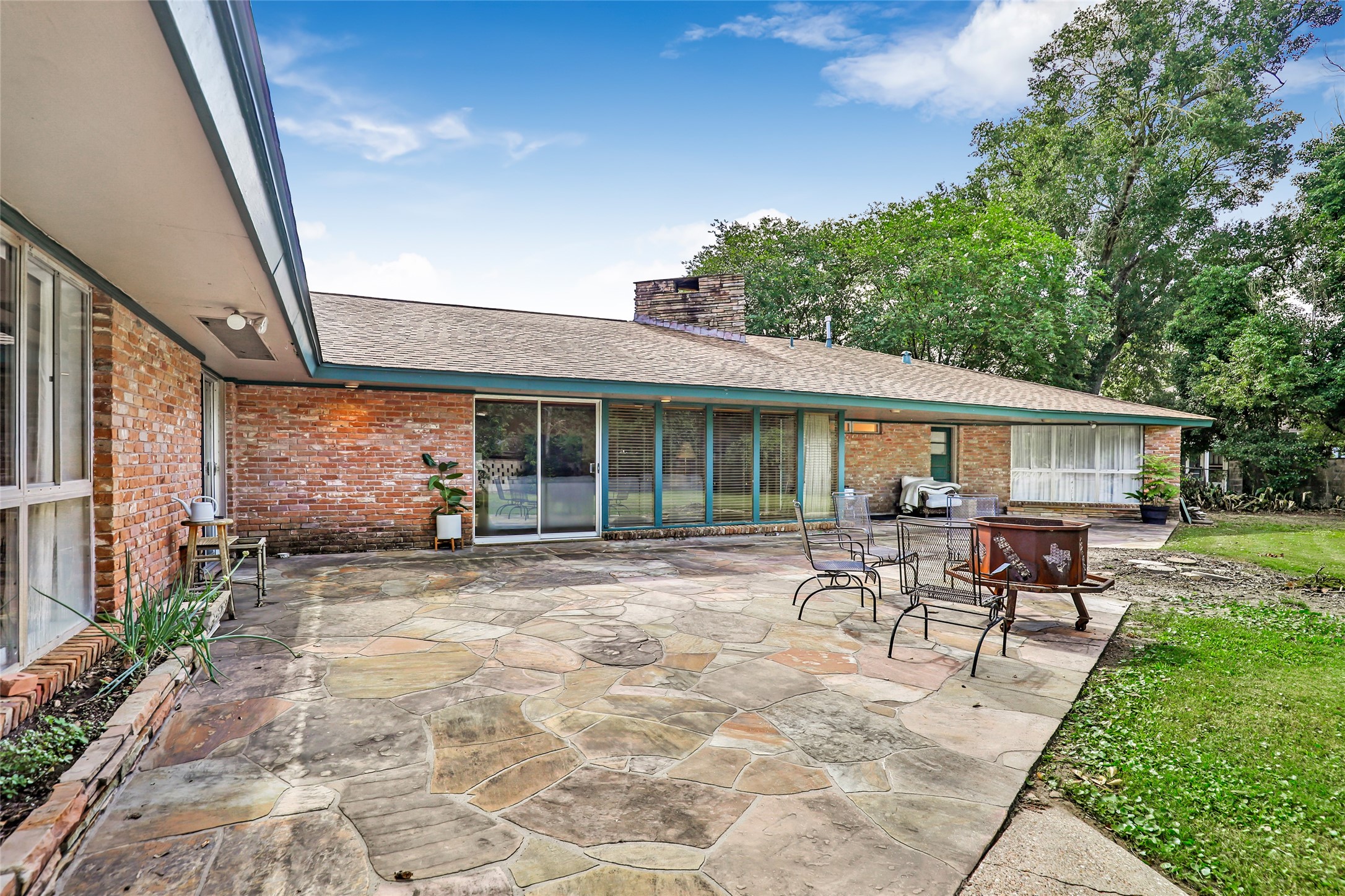 617 Crockett Street , Liberty, TX, 77575 | 50793877 | Realty Texas LLC