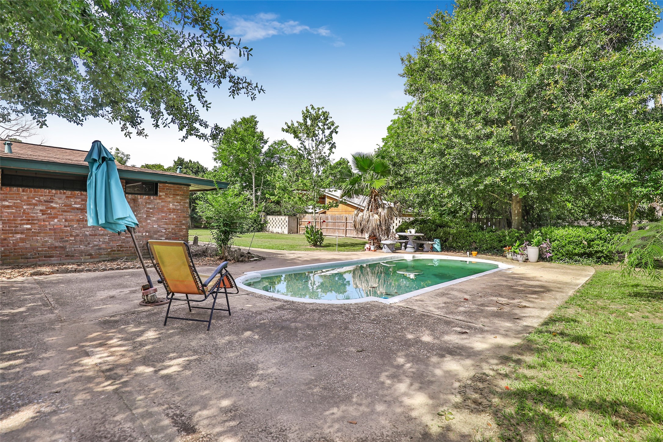 617 Crockett Street , Liberty, TX, 77575 | 50793877 | Realty Texas LLC