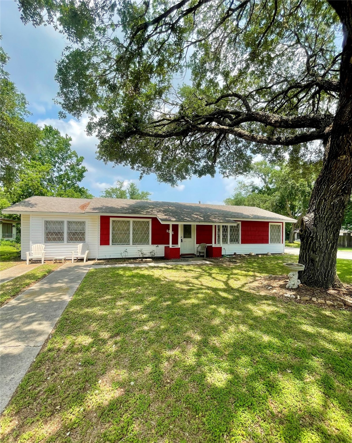 1016 Hanover Street , Edna, TX, 77957 | 30046840 | Realty Texas LLC