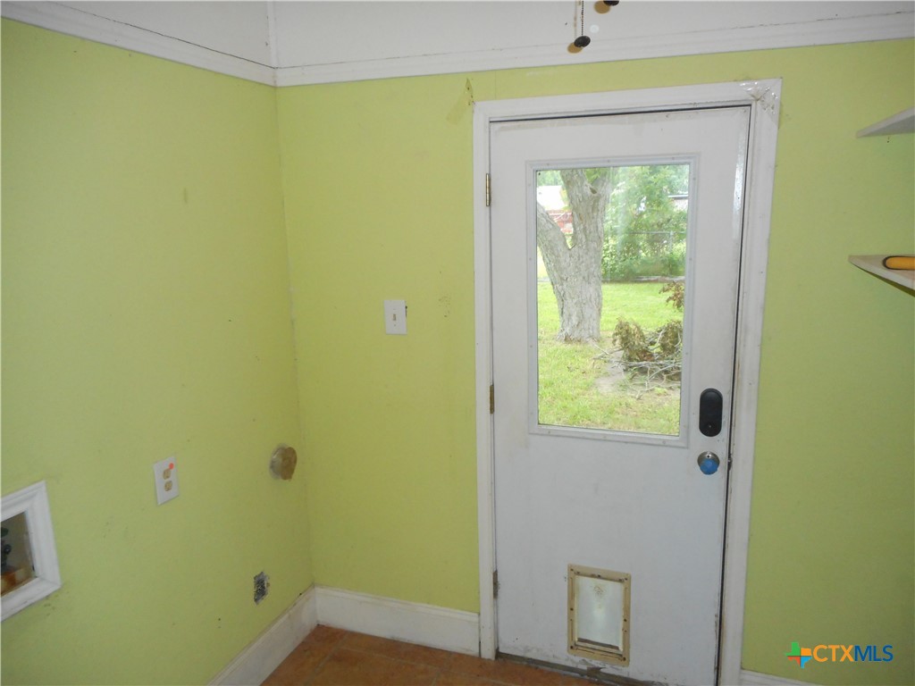 2301 E North Drive , Taylor, TX, 76574 | 545051 | Realty Texas LLC