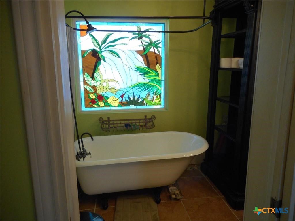 2301 E North Drive , Taylor, TX, 76574 | 545051 | Realty Texas LLC