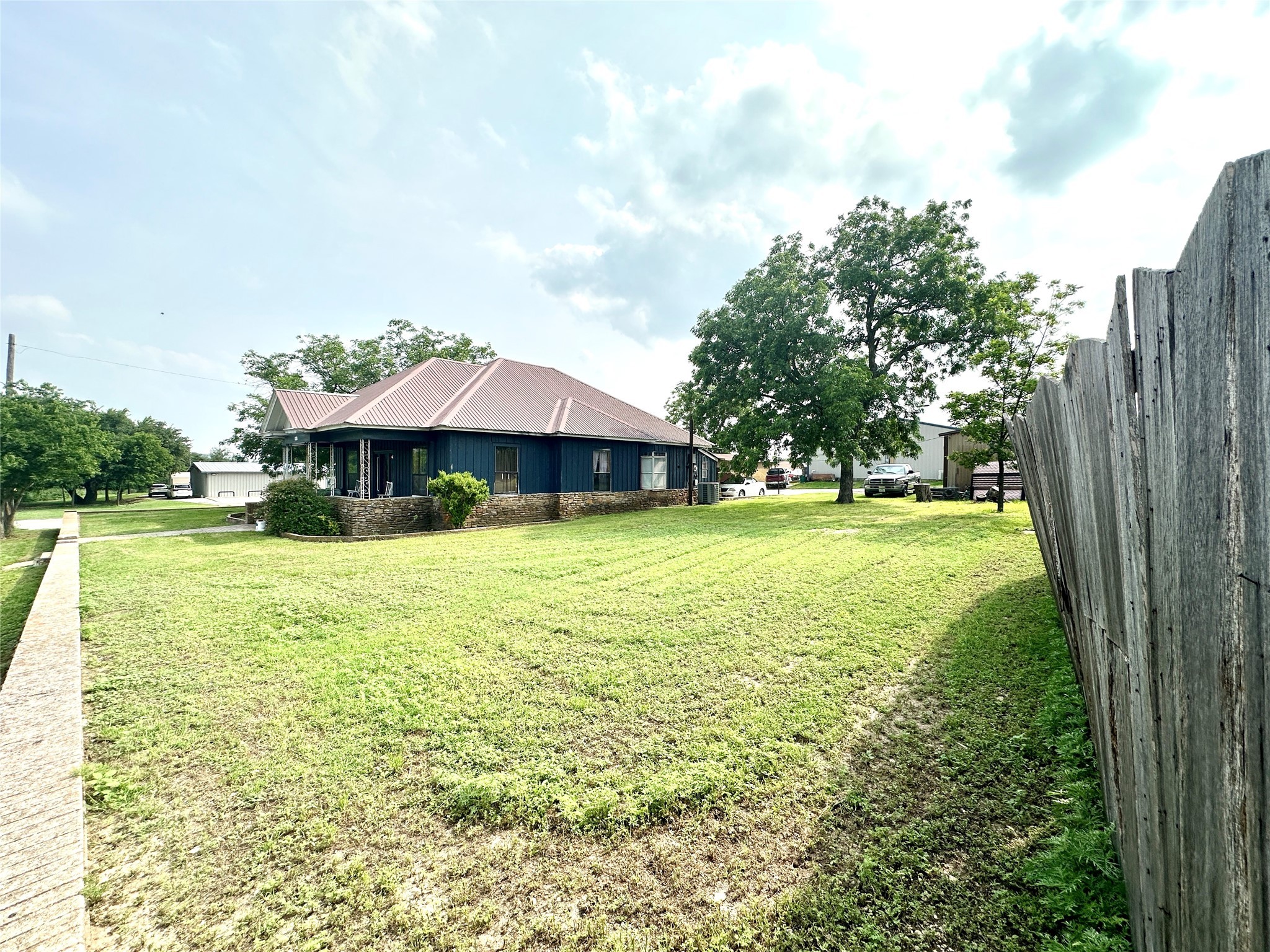 901 NW Front Street, Goldthwaite, TX, 76844 | 20626116 | Realty Texas LLC