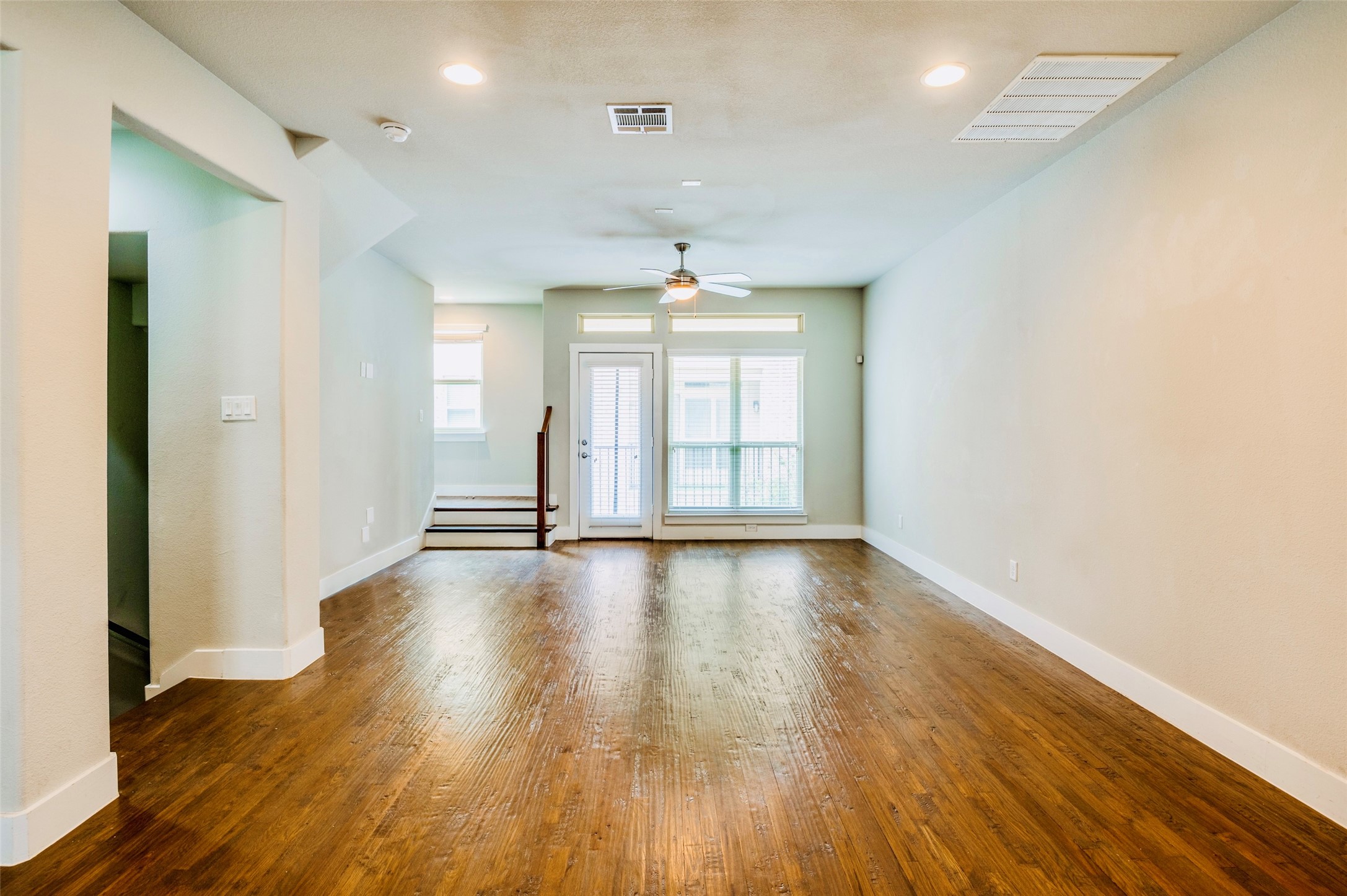 1307 Palm Springs Lane , Dallas, TX, 75204 | 20626048 | Realty Texas LLC