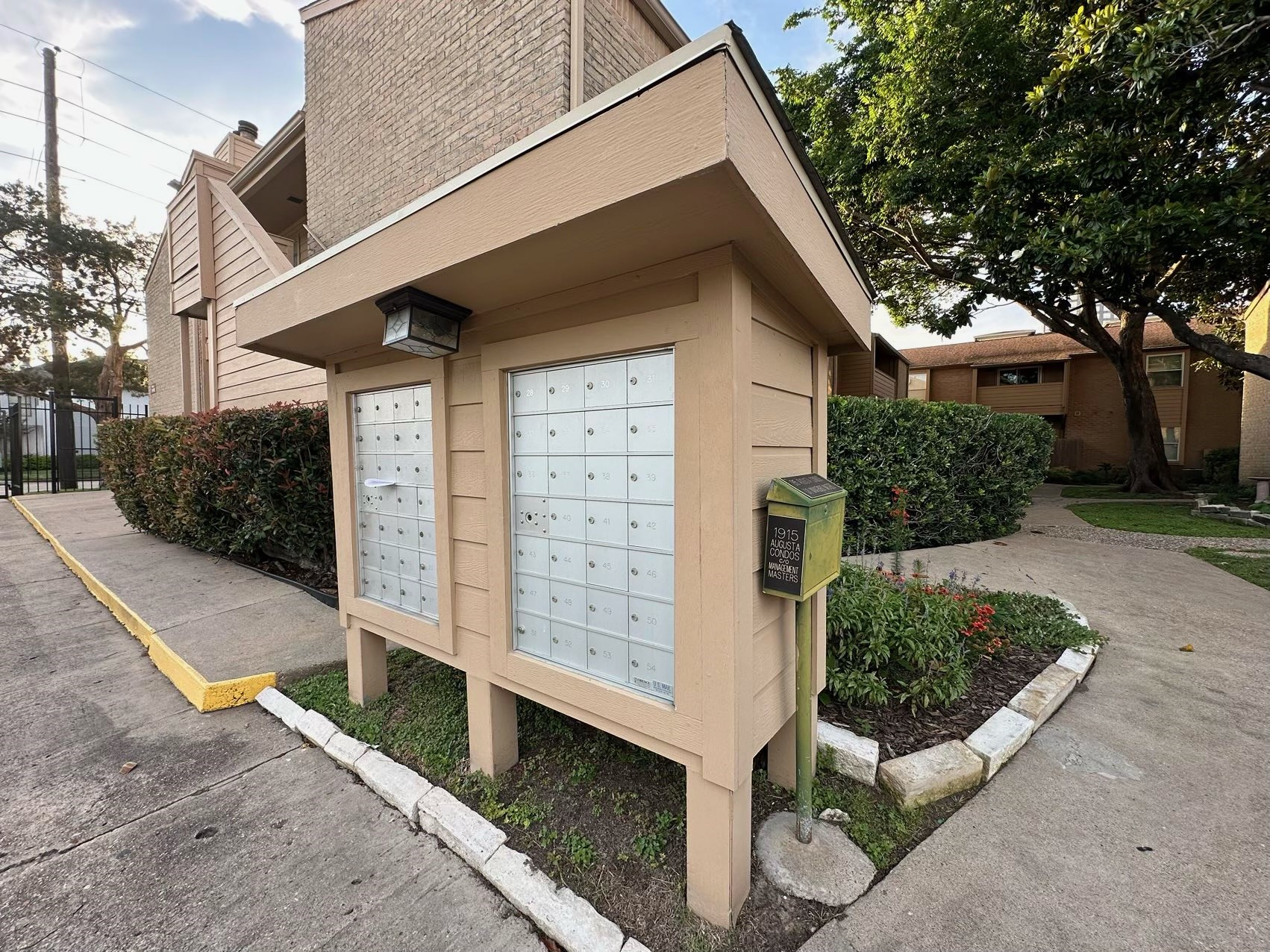 1915 Augusta Drive 6 , Houston, TX, 77057 | 3725219 | Realty Texas LLC