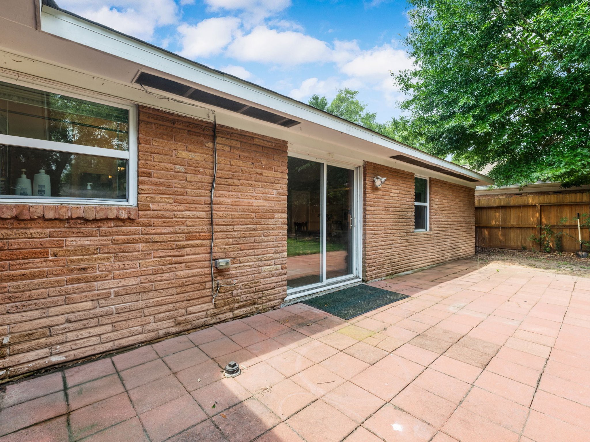 6006 Sanford Road , Houston, TX, 77096 | 43617100 | Realty Texas LLC