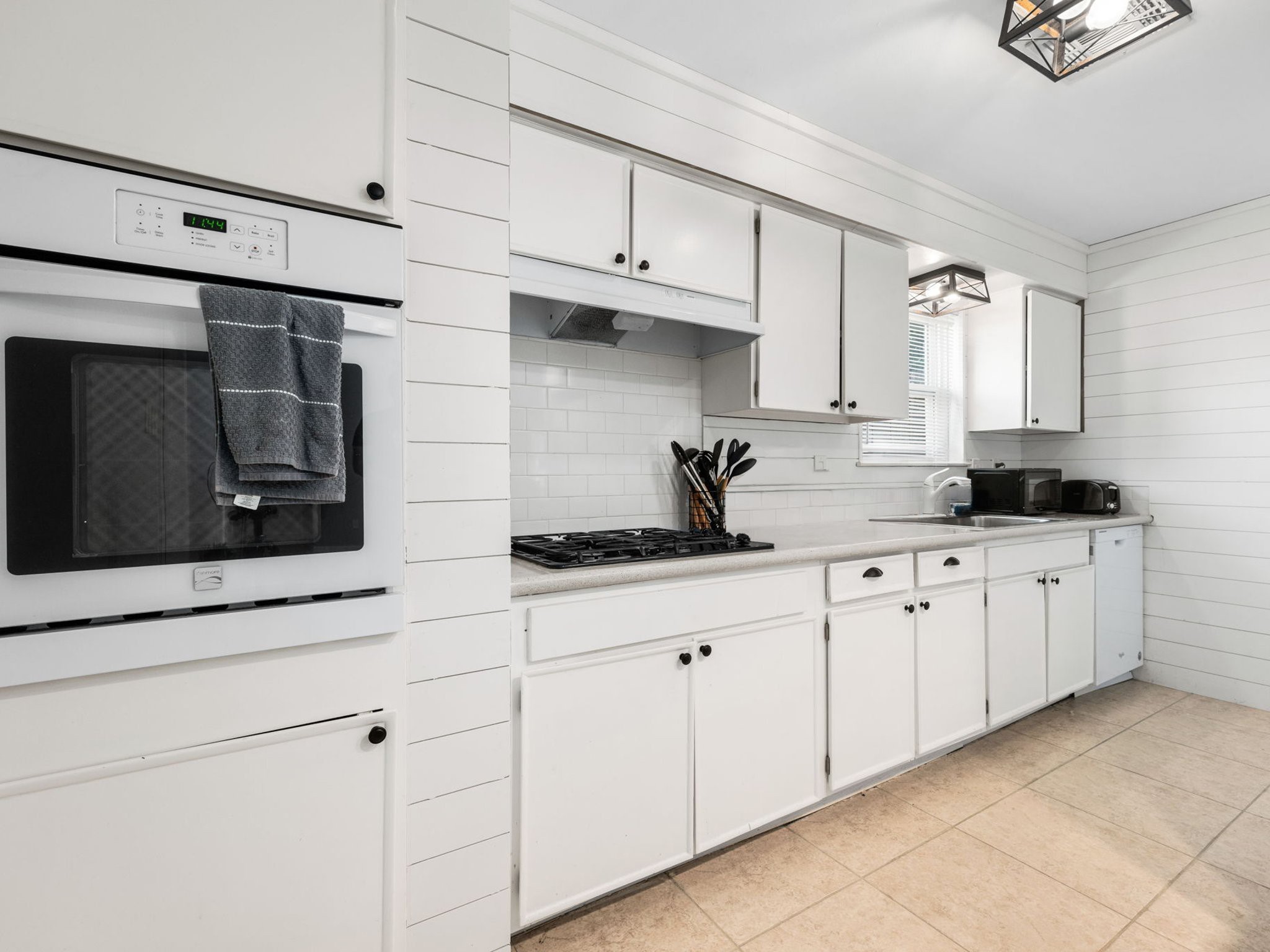 6006 Sanford Road , Houston, TX, 77096 | 43617100 | Realty Texas LLC