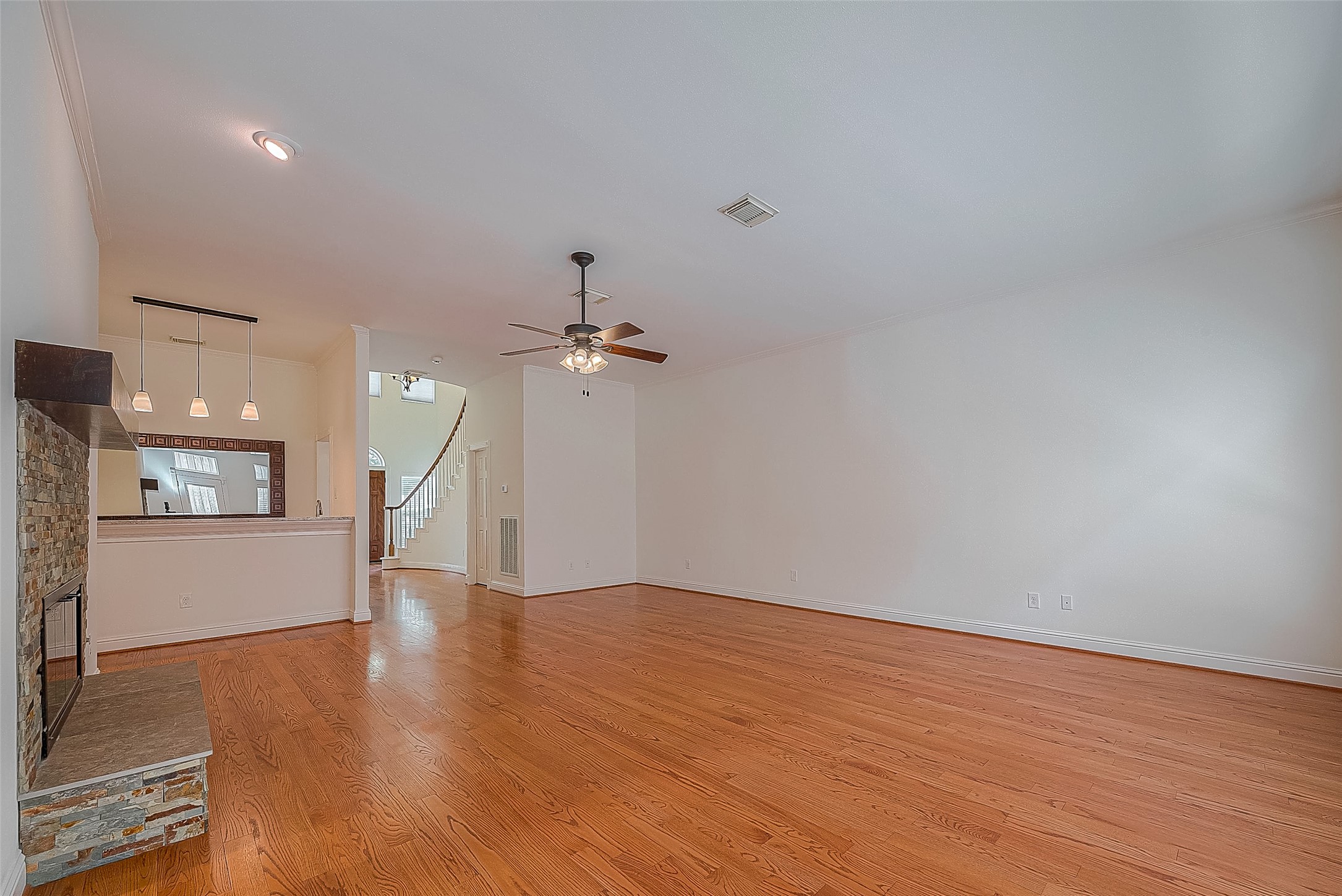 4720 Post Oak Timber Drive 28 , Houston, TX, 77056 | 82422770 | Realty Texas LLC