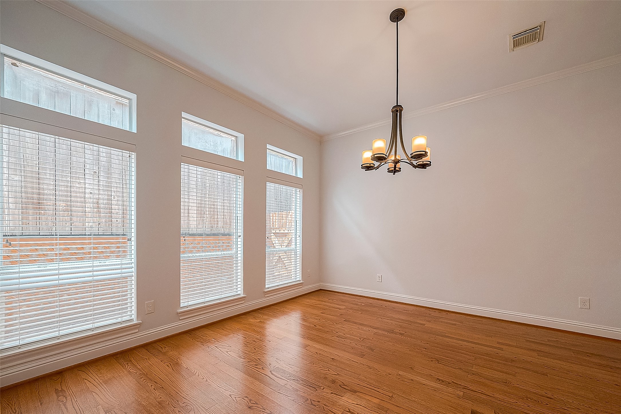 4720 Post Oak Timber Drive 28 , Houston, TX, 77056 | 82422770 | Realty Texas LLC