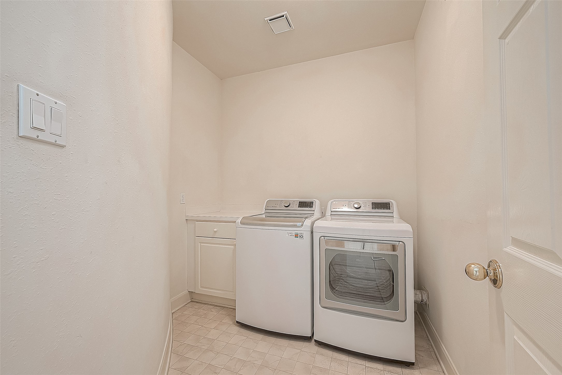 4720 Post Oak Timber Drive 28 , Houston, TX, 77056 | 82422770 | Realty Texas LLC