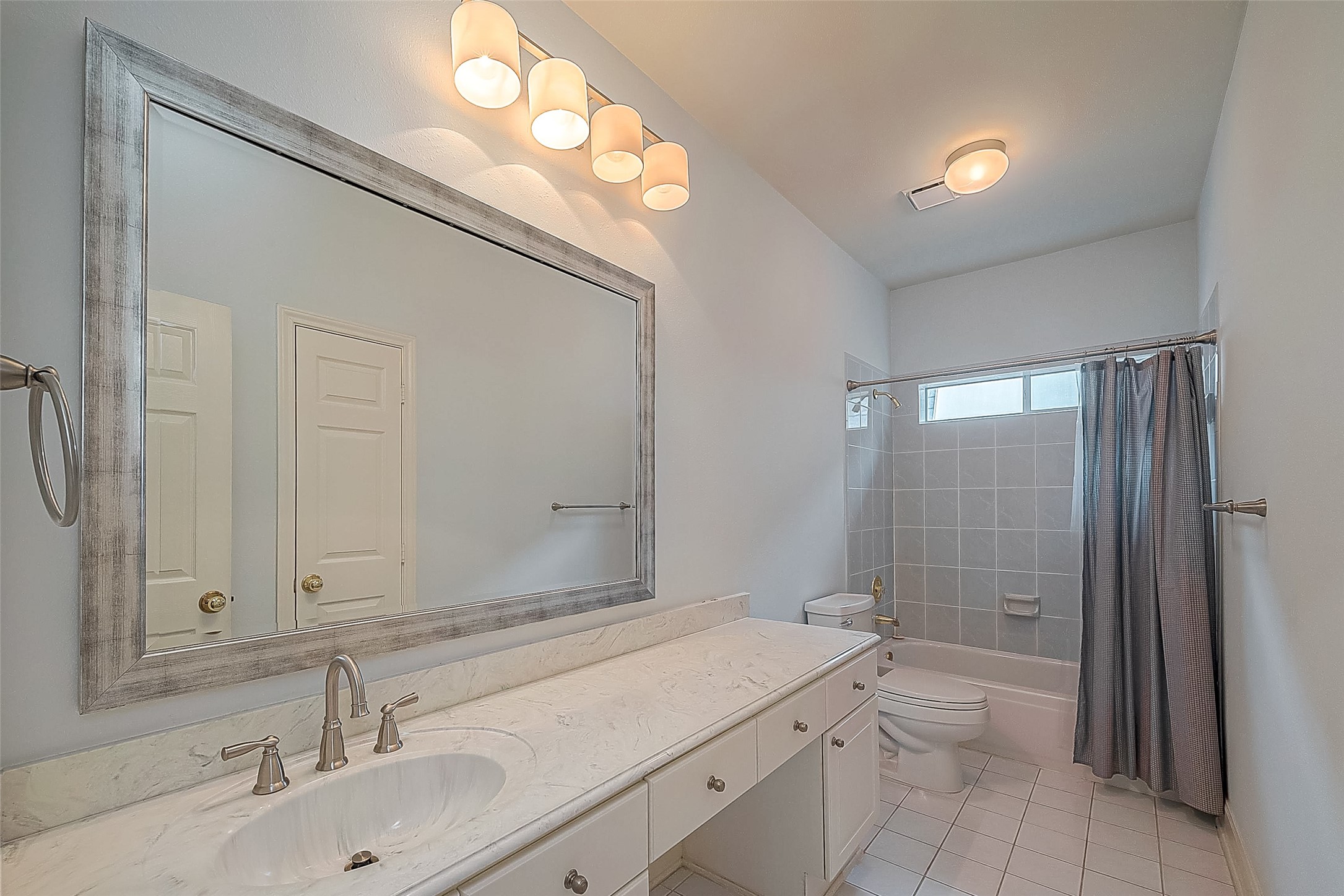 4720 Post Oak Timber Drive 28 , Houston, TX, 77056 | 82422770 | Realty Texas LLC