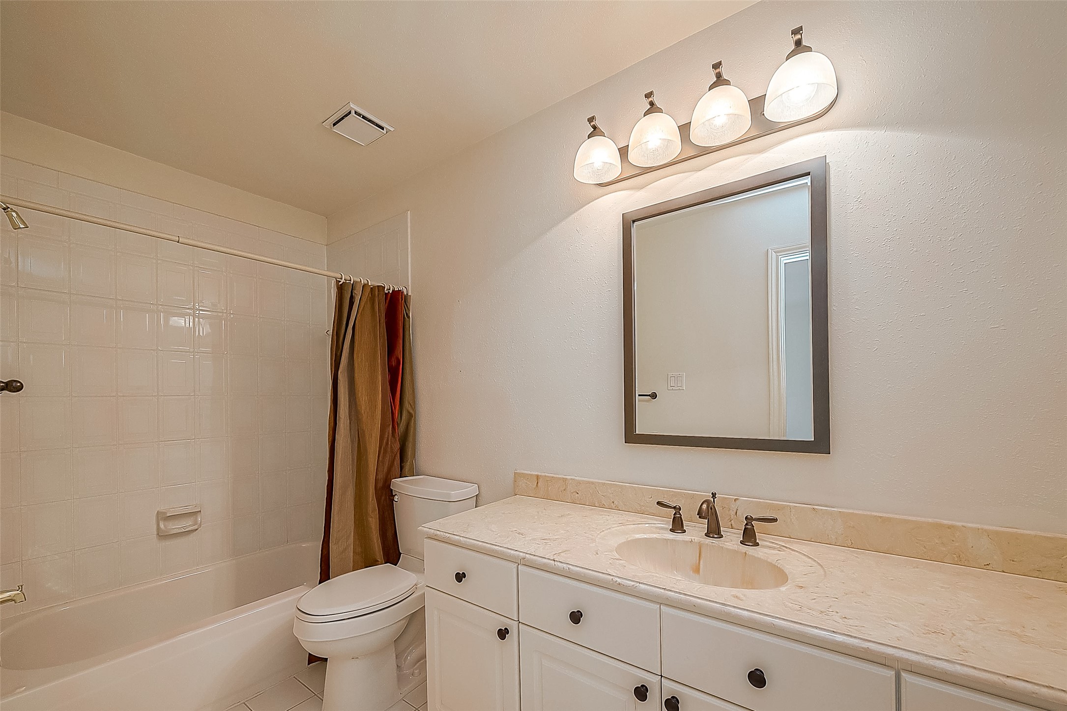 4720 Post Oak Timber Drive 28 , Houston, TX, 77056 | 82422770 | Realty Texas LLC