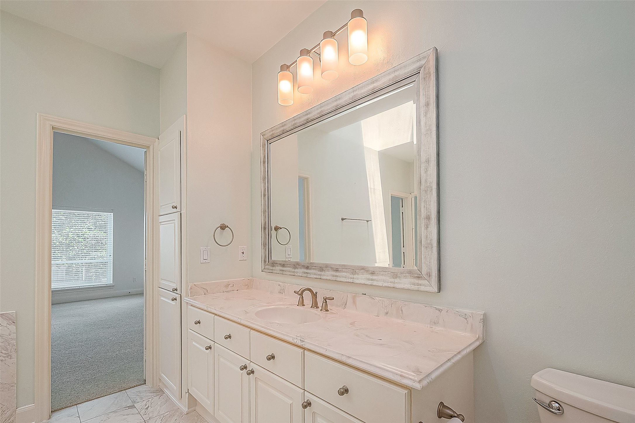 4720 Post Oak Timber Drive 28 , Houston, TX, 77056 | 82422770 | Realty Texas LLC