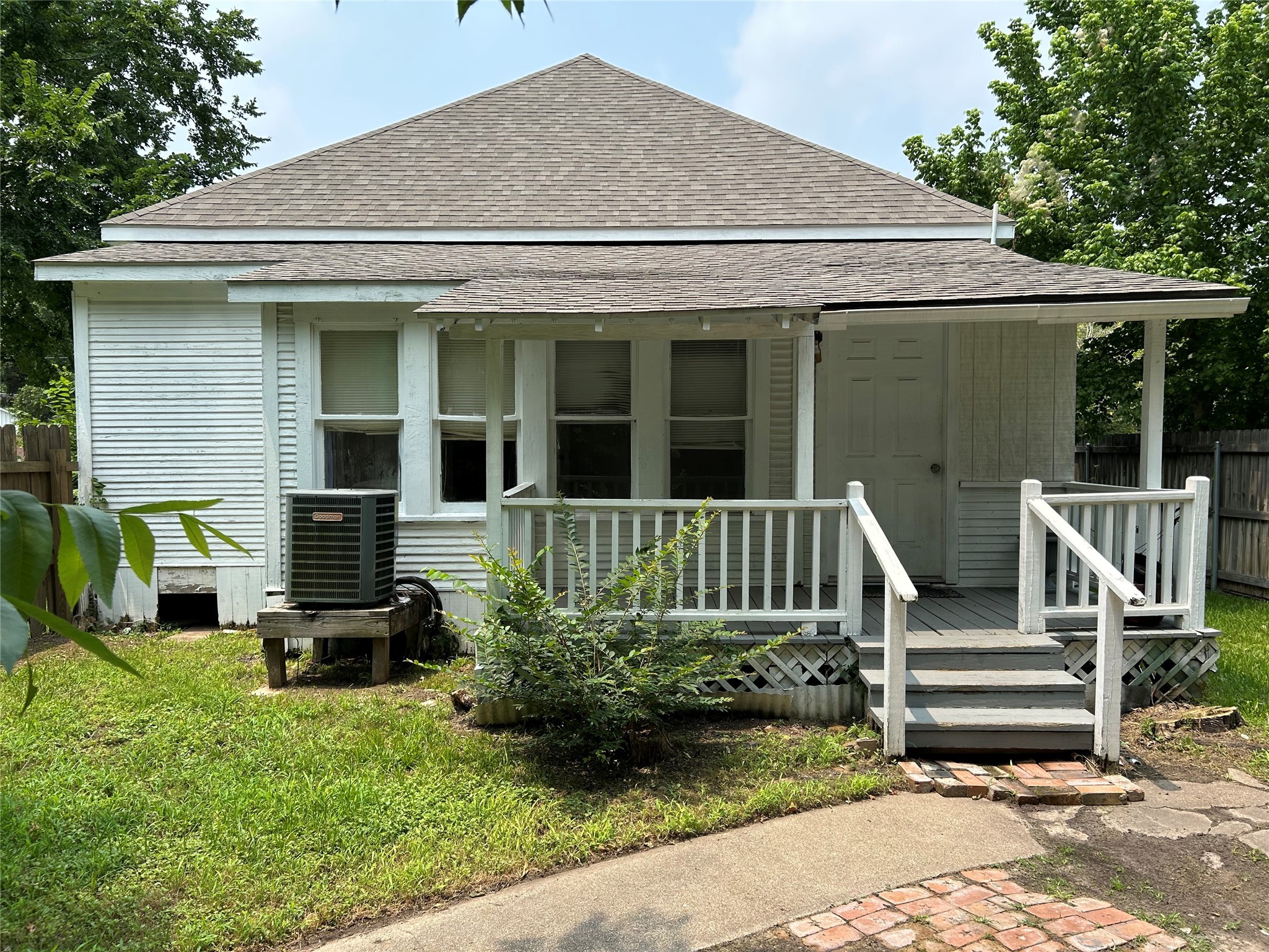 317 Elm Street , Navasota, TX, 77868 | 60709443 | Realty Texas LLC