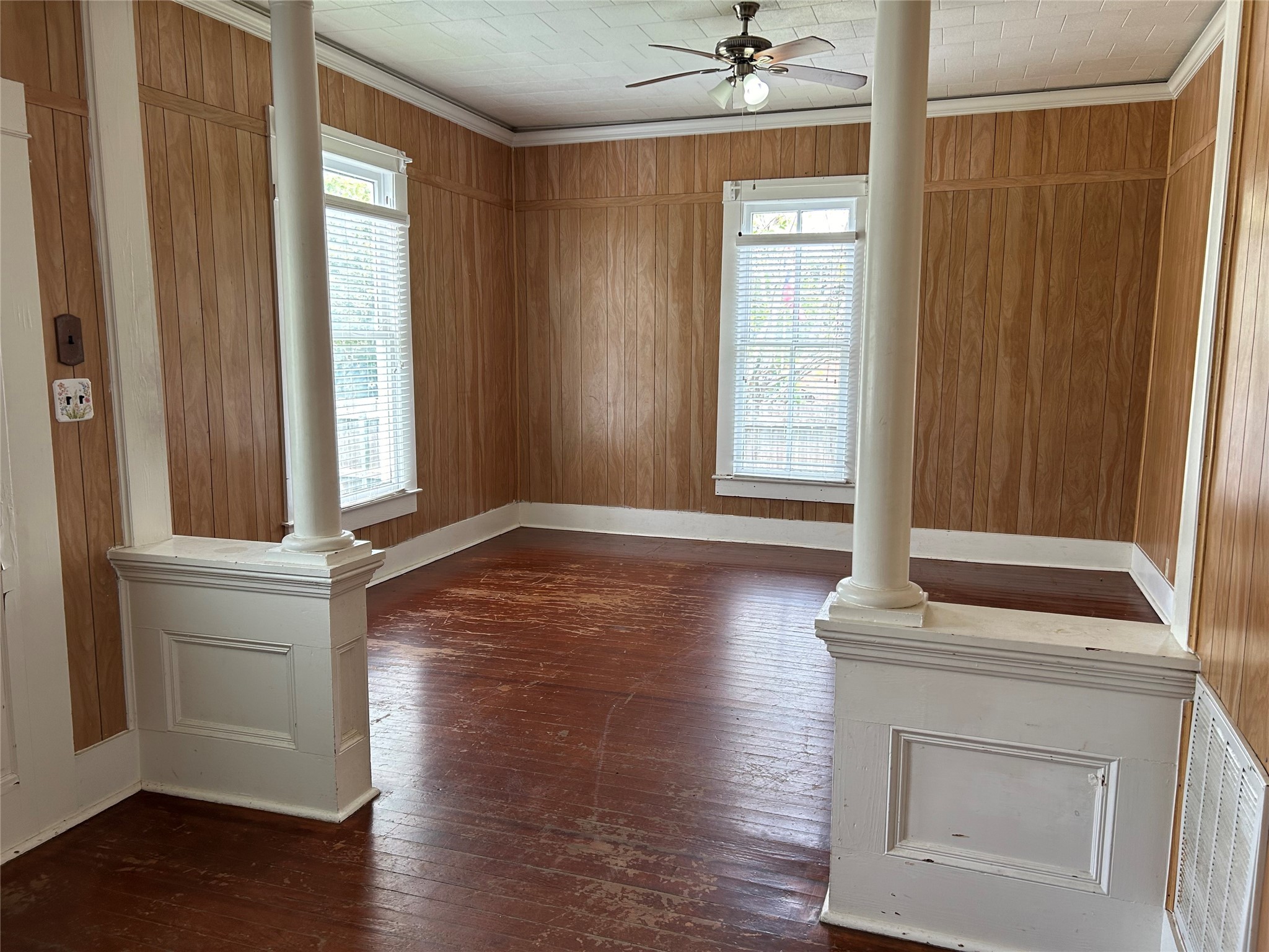 317 Elm Street , Navasota, TX, 77868 | 60709443 | Realty Texas LLC