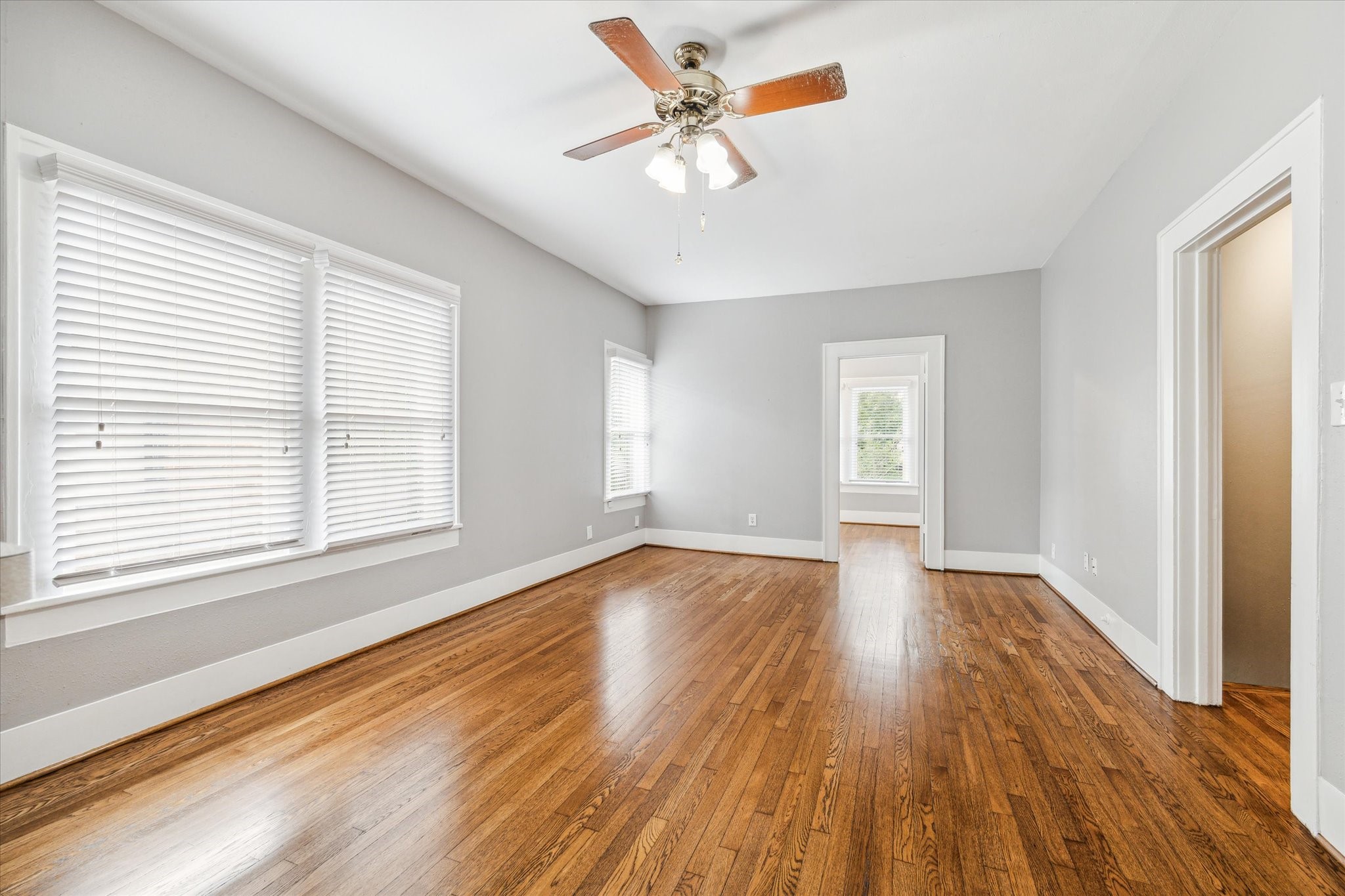 1553 Castle Court , Houston, TX, 77006 | 55766349 | Realty Texas LLC