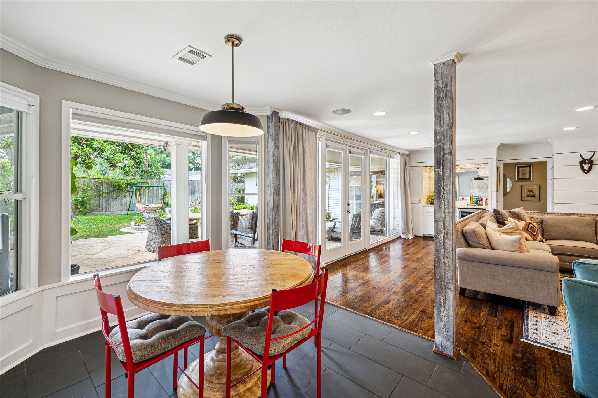 6138 Holly Springs Drive , Houston, TX, 77057 | 93909293 | Realty Texas LLC