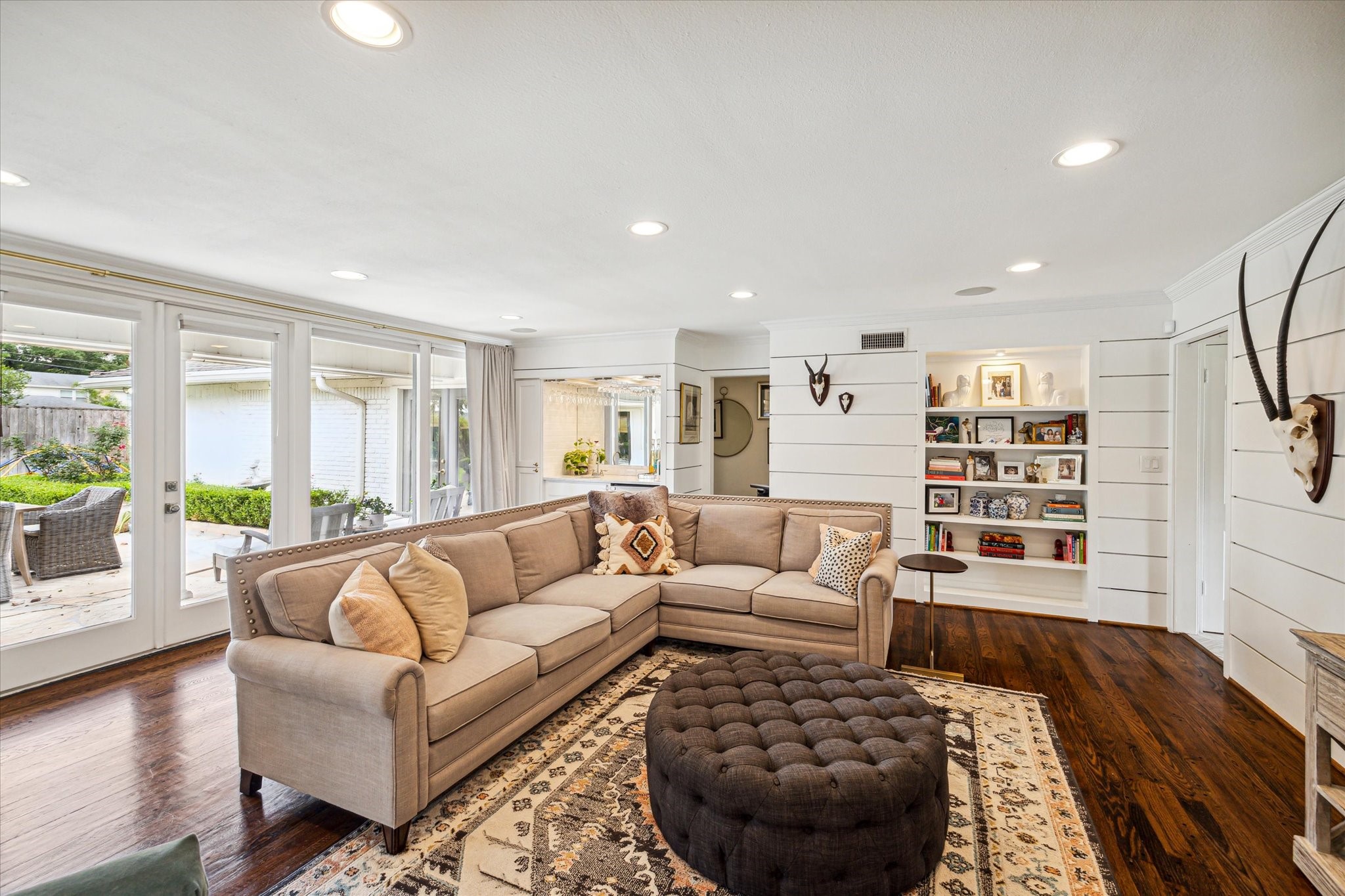 6138 Holly Springs Drive , Houston, TX, 77057 | 93909293 | Realty Texas LLC