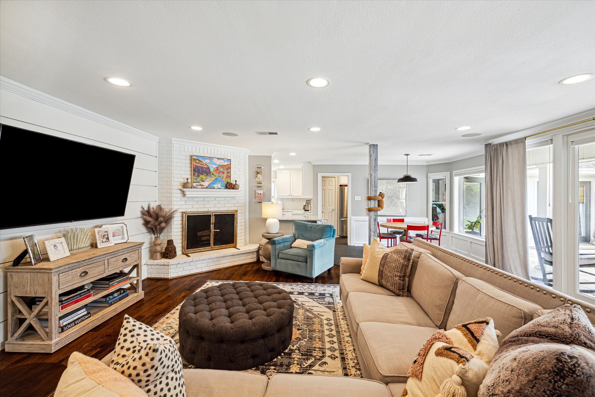 6138 Holly Springs Drive , Houston, TX, 77057 | 93909293 | Realty Texas LLC