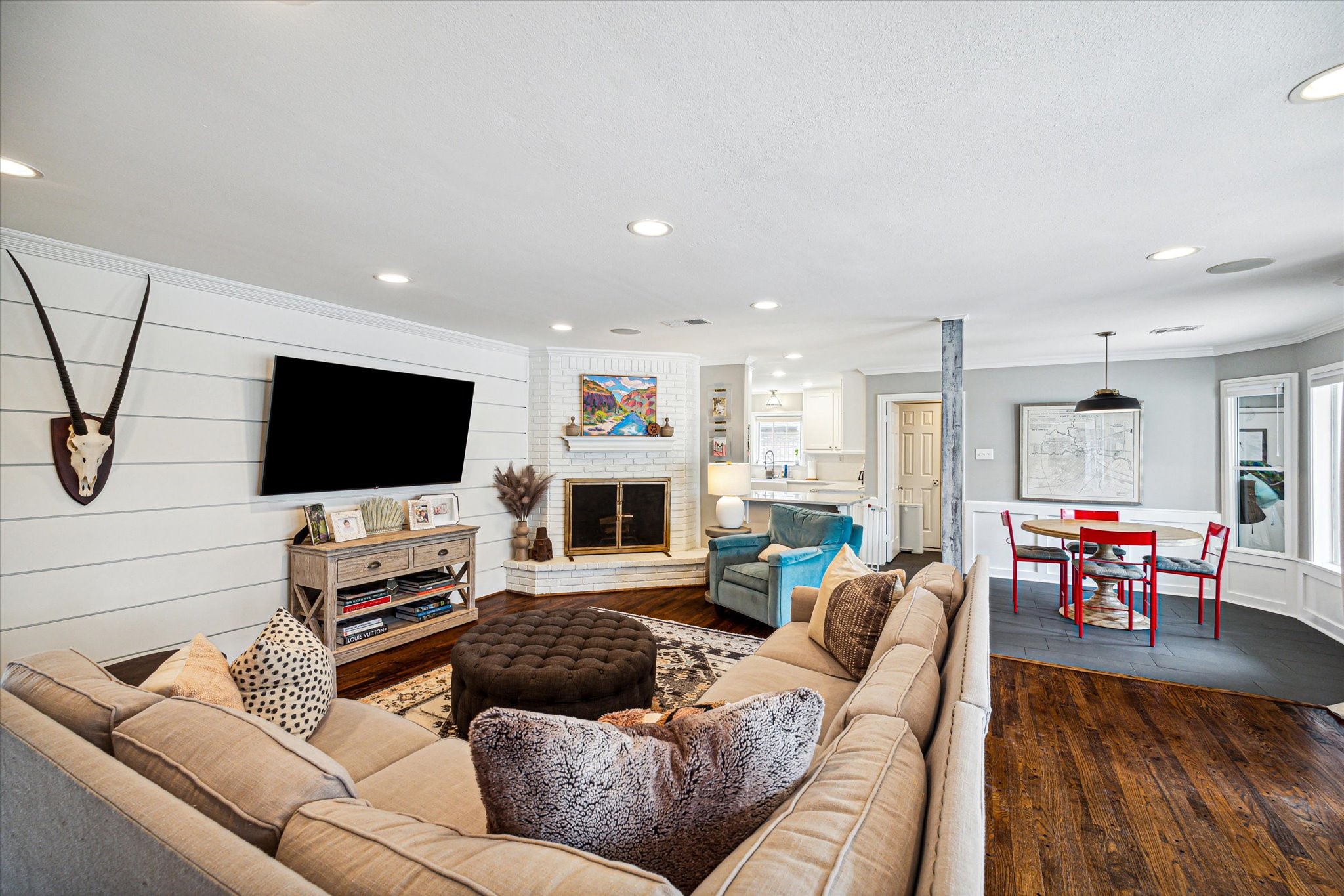 6138 Holly Springs Drive , Houston, TX, 77057 | 93909293 | Realty Texas LLC