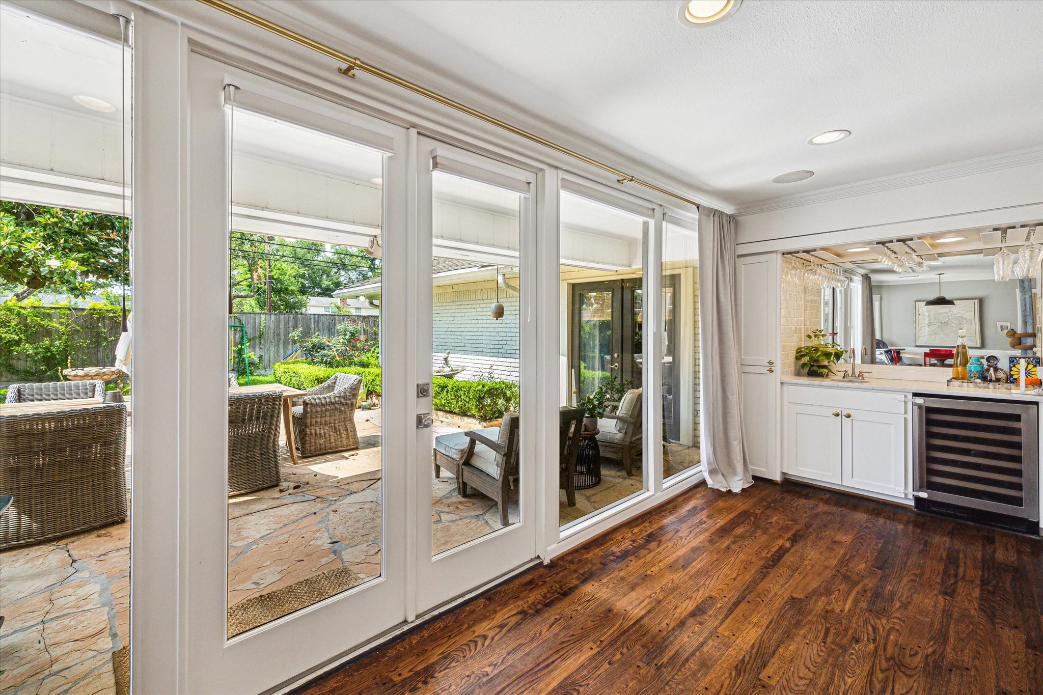 6138 Holly Springs Drive , Houston, TX, 77057 | 93909293 | Realty Texas LLC