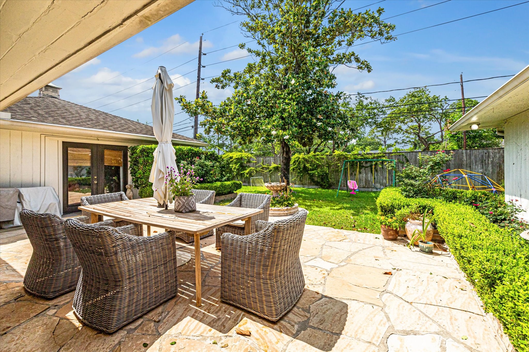 6138 Holly Springs Drive , Houston, TX, 77057 | 93909293 | Realty Texas LLC