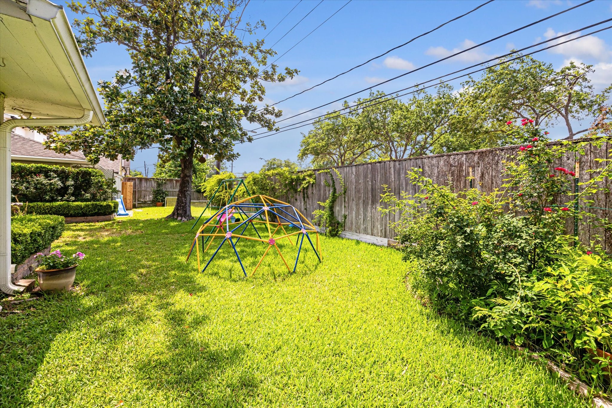 6138 Holly Springs Drive , Houston, TX, 77057 | 93909293 | Realty Texas LLC