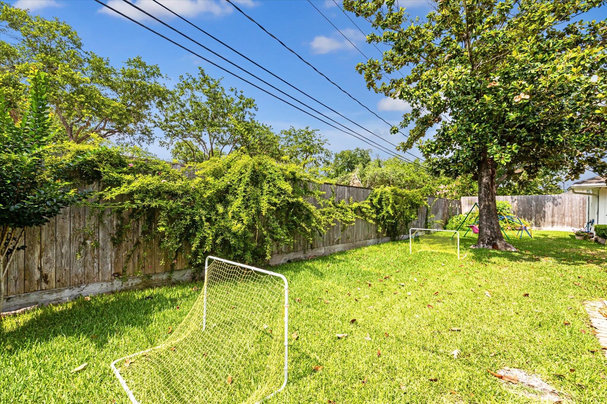 6138 Holly Springs Drive , Houston, TX, 77057 | 93909293 | Realty Texas LLC