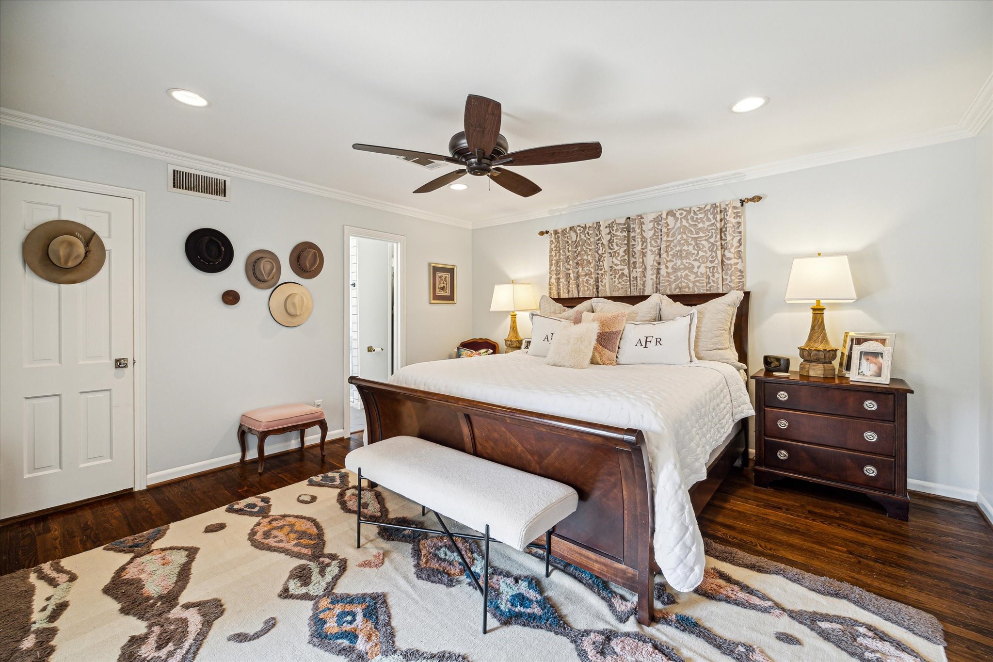 6138 Holly Springs Drive , Houston, TX, 77057 | 93909293 | Realty Texas LLC