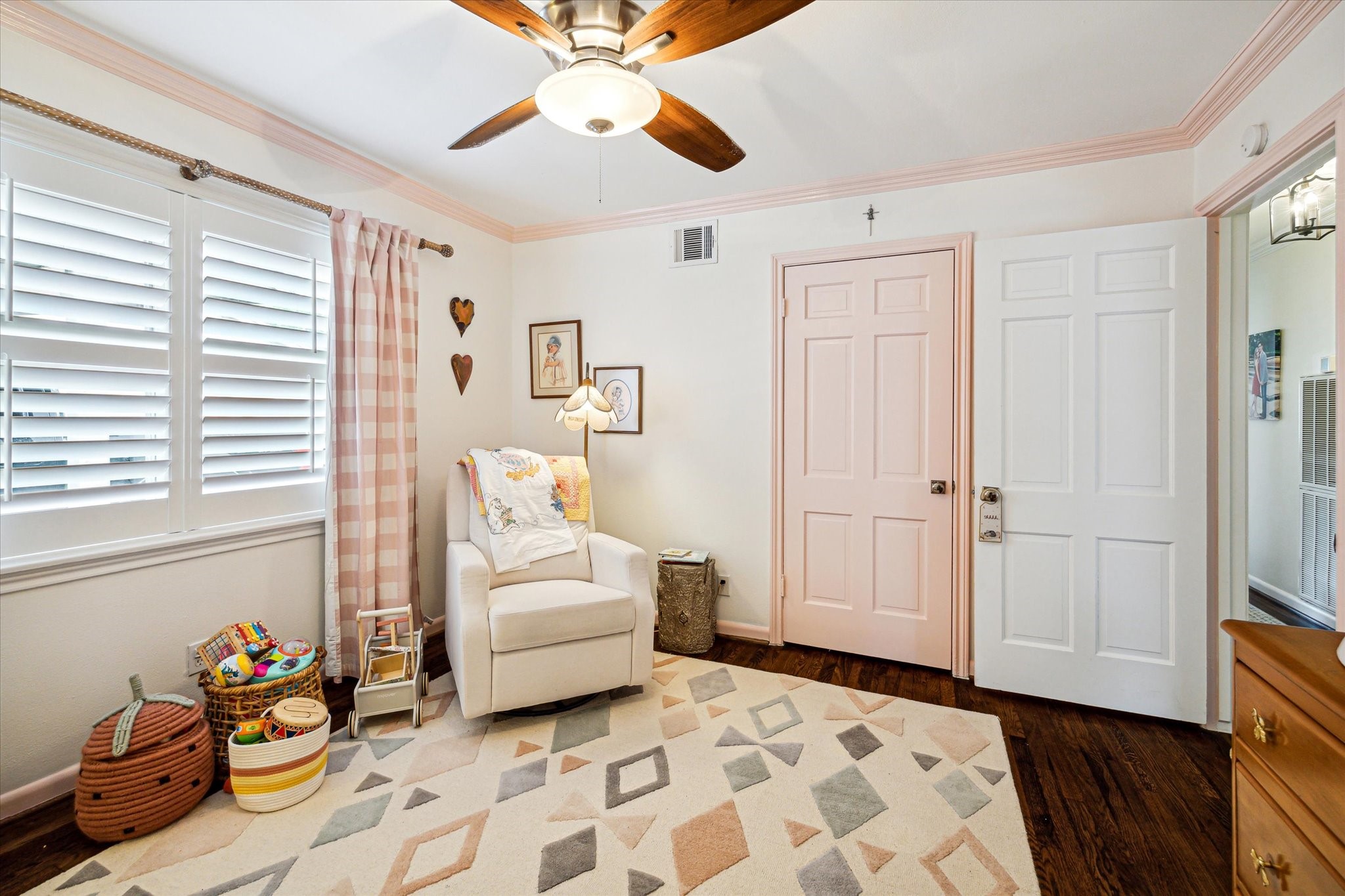 6138 Holly Springs Drive , Houston, TX, 77057 | 93909293 | Realty Texas LLC