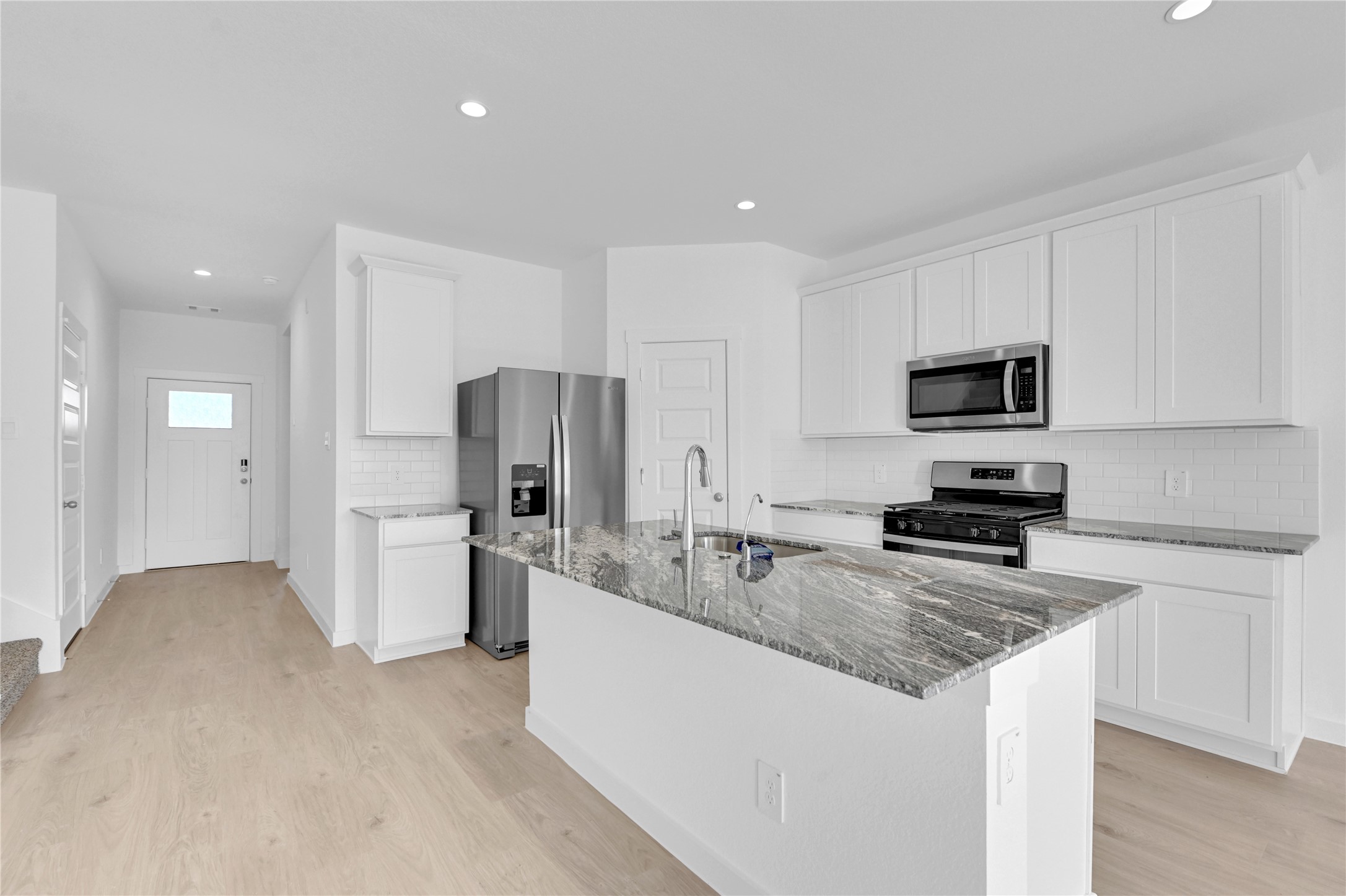 1122 Vista Pointe Drive , Fresno, TX, 77545 | 457532 | Realty Texas LLC