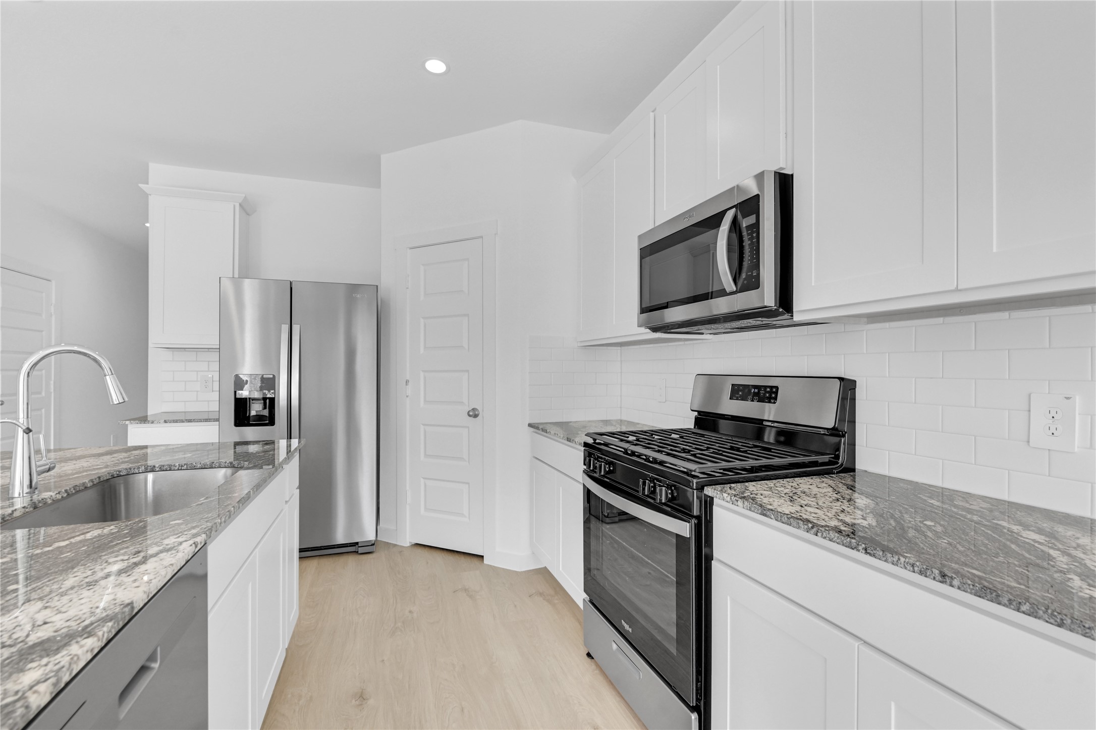 1122 Vista Pointe Drive , Fresno, TX, 77545 | 457532 | Realty Texas LLC