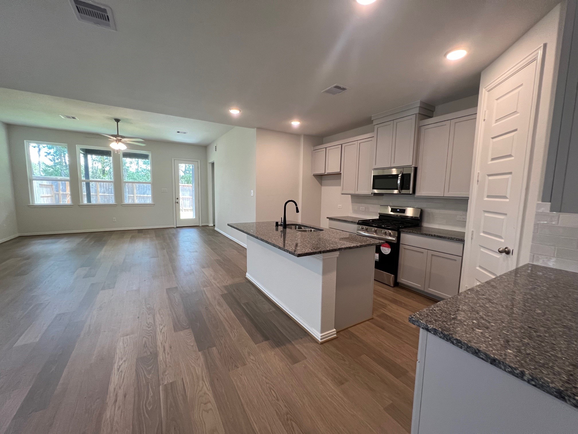 134 Violet Carson Court , Willis, TX, 77318 | 34400496 | Realty Texas LLC