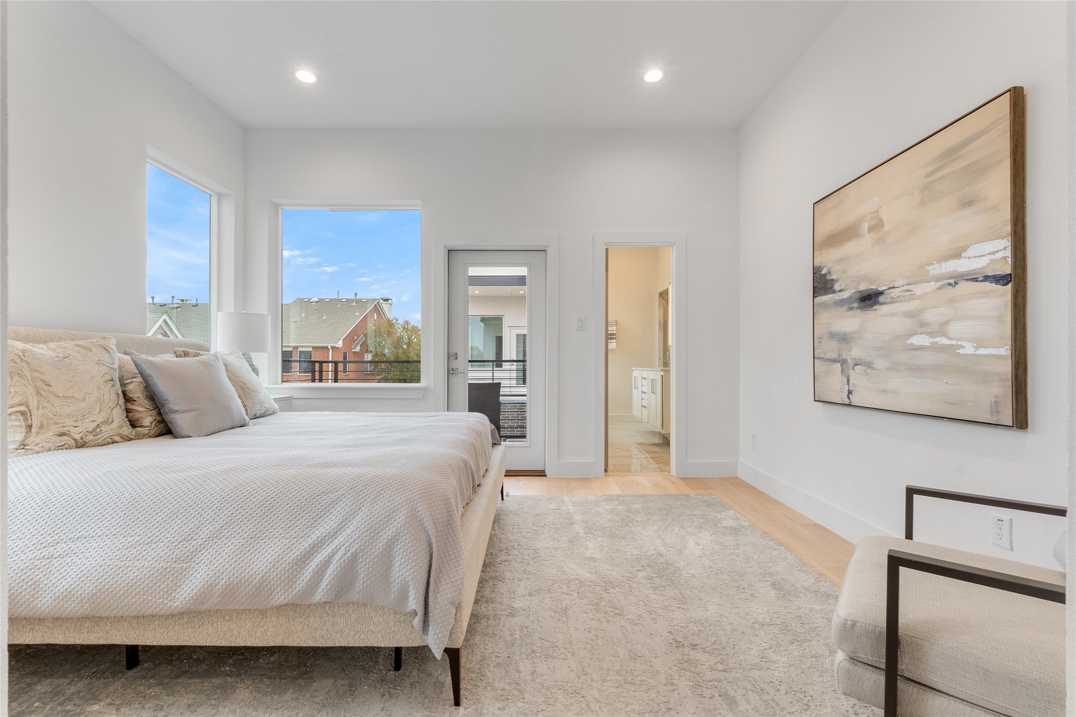 3915 N Hall Street 206 , Dallas, TX, 75219 | 20630624 | Realty Texas LLC