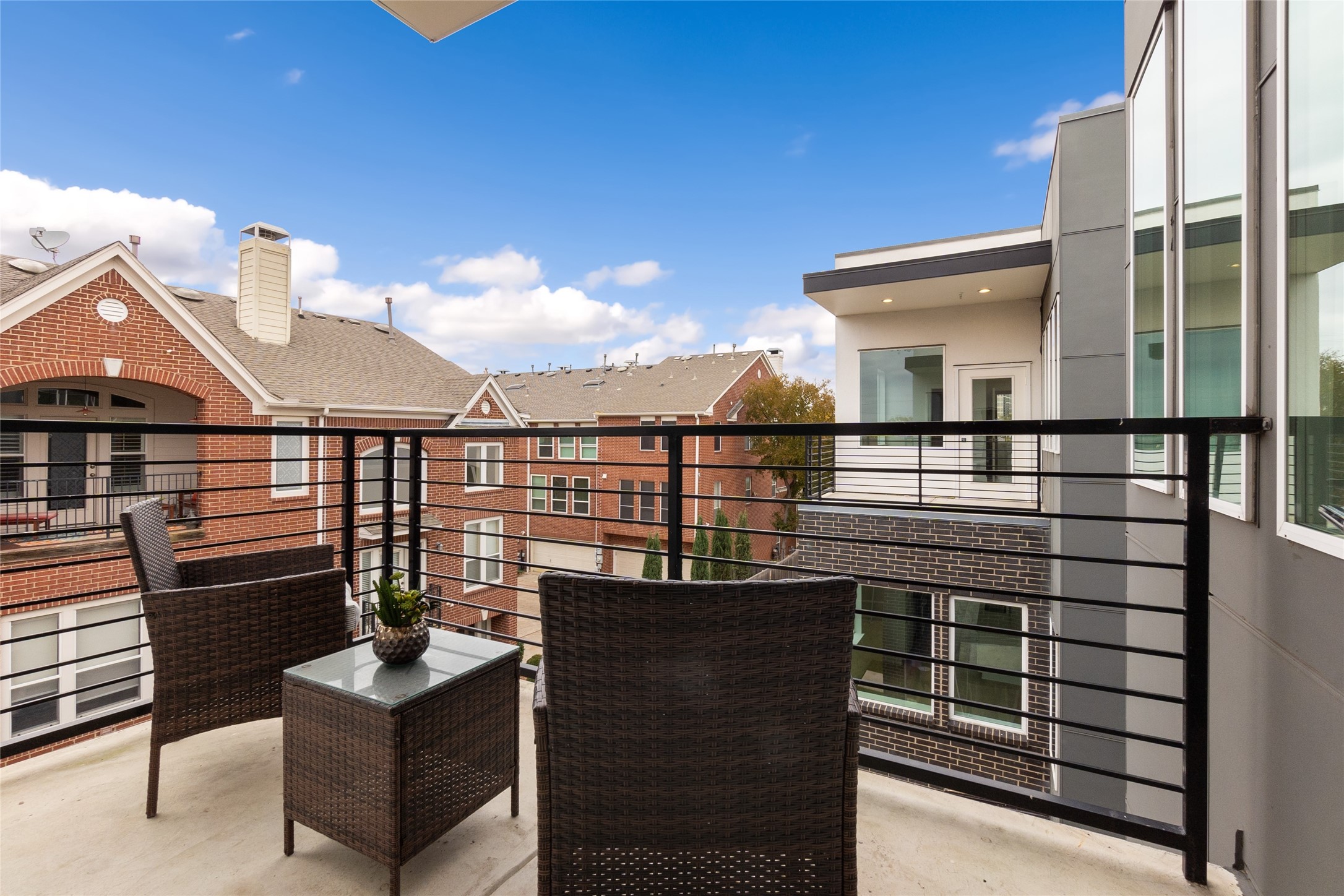 3915 N Hall Street 206 , Dallas, TX, 75219 | 20630624 | Realty Texas LLC