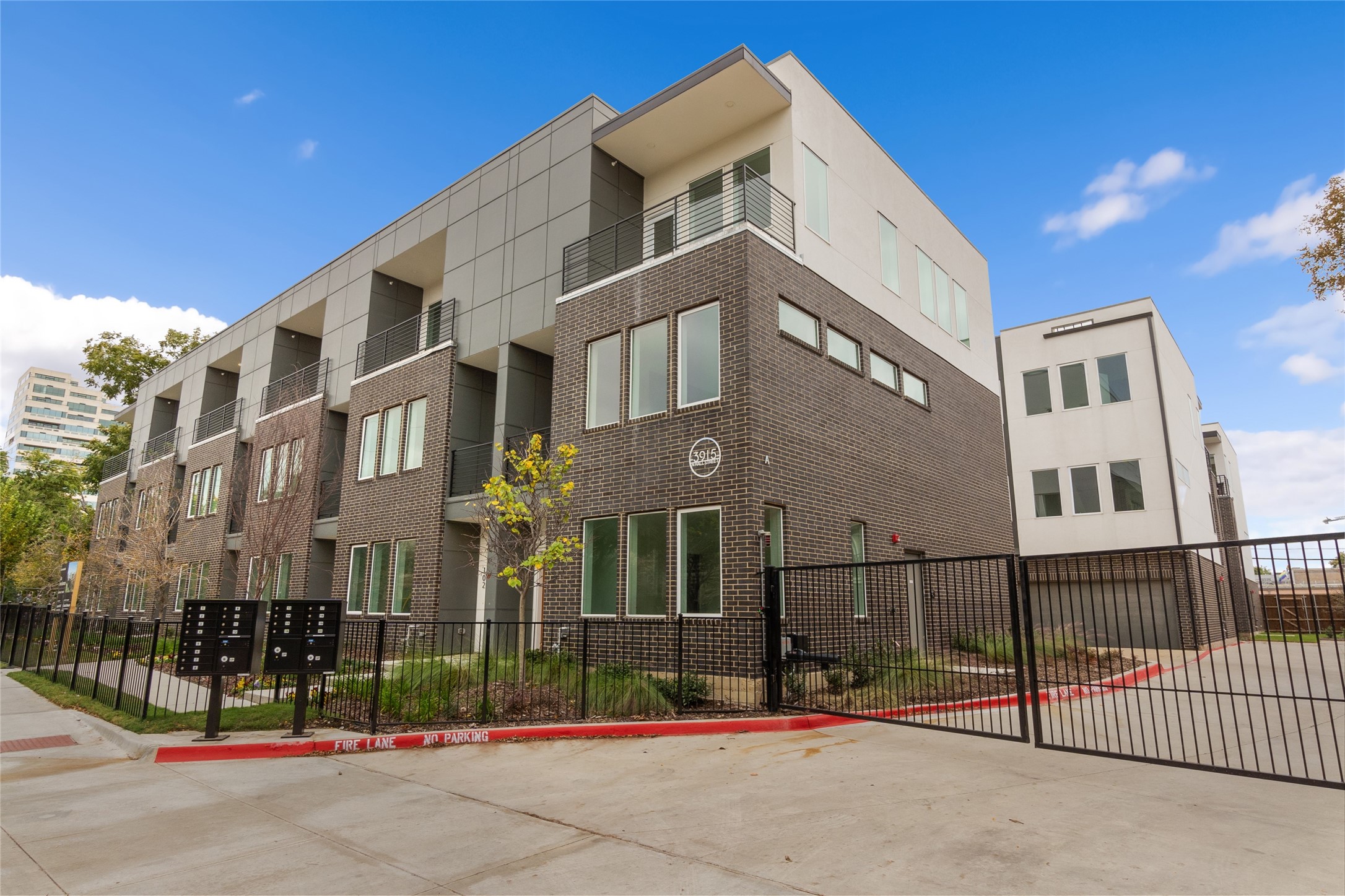3915 N Hall Street 206 , Dallas, TX, 75219 | 20630624 | Realty Texas LLC