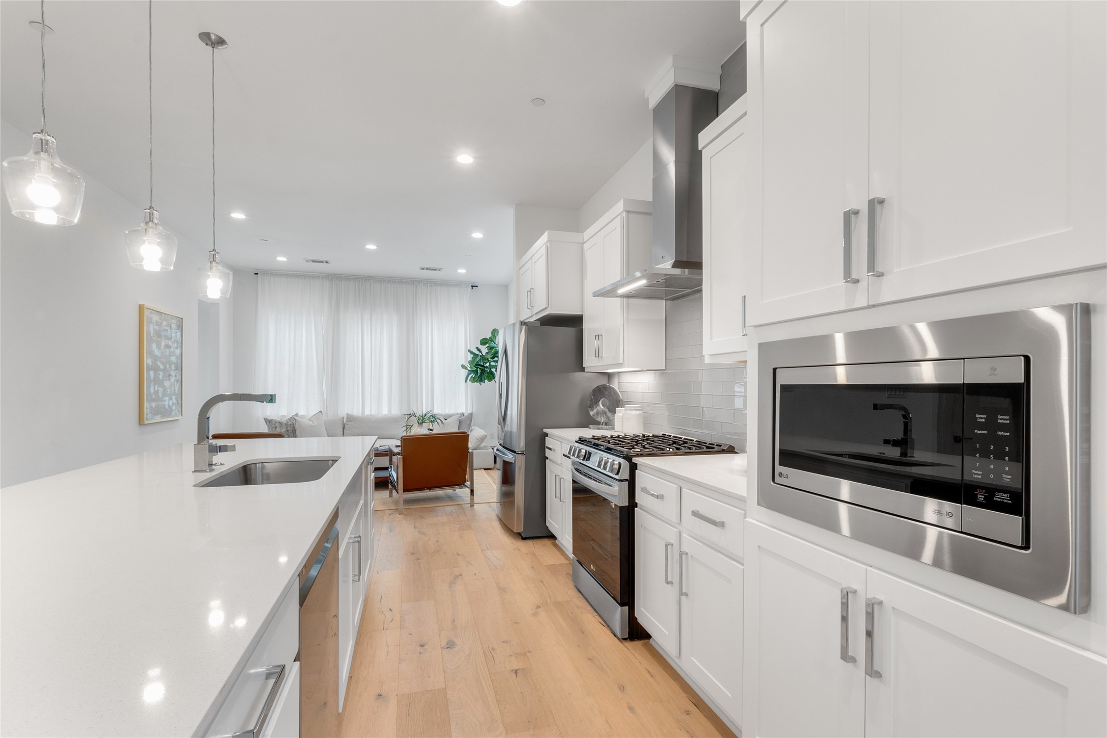 3915 N Hall Street 206 , Dallas, TX, 75219 | 20630624 | Realty Texas LLC