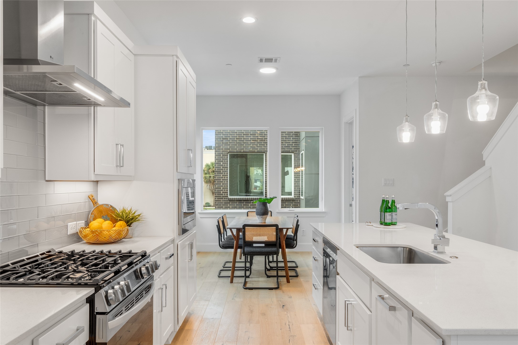 3915 N Hall Street 206 , Dallas, TX, 75219 | 20630624 | Realty Texas LLC