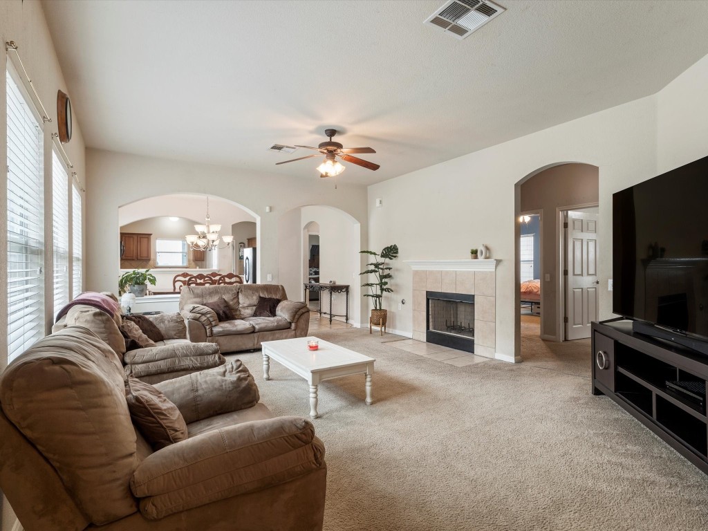 3813 Bronco Bend Loop , Austin, TX, 78744 | 4231249 | Realty Texas LLC