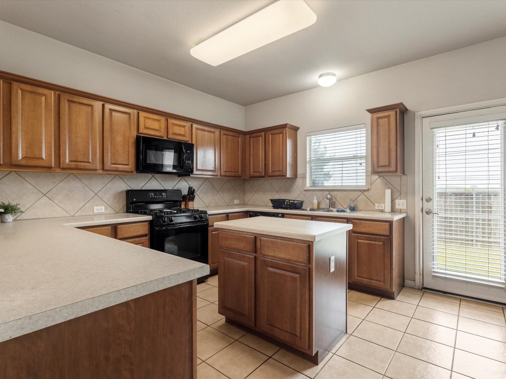 3813 Bronco Bend Loop , Austin, TX, 78744 | 4231249 | Realty Texas LLC