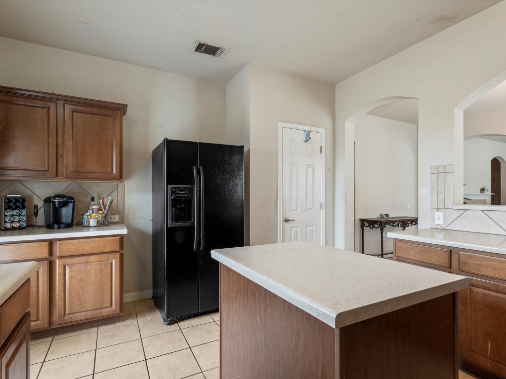 3813 Bronco Bend Loop , Austin, TX, 78744 | 4231249 | Realty Texas LLC
